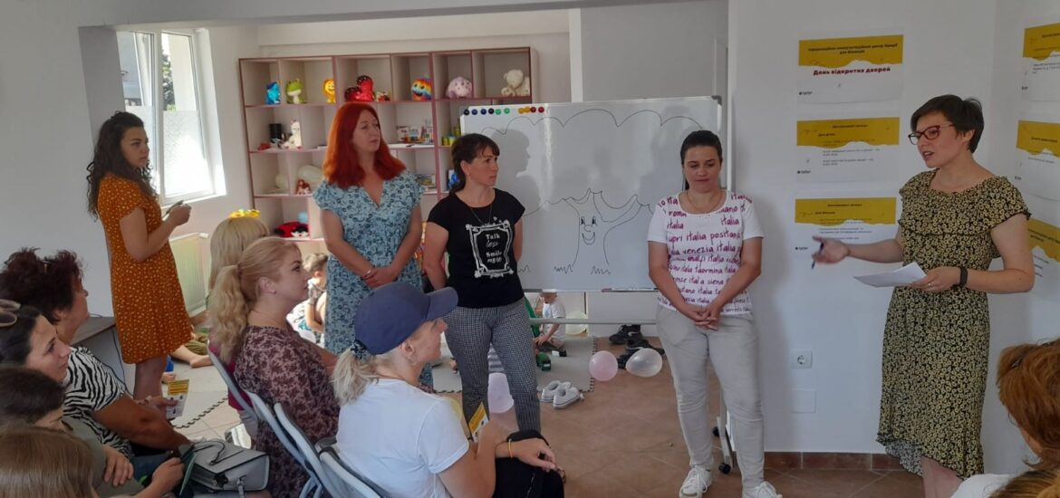 FOTO | Profesioniști ucraineni oferă servicii de sprijin refugiaților cu ajutorul Caritas Eparhial