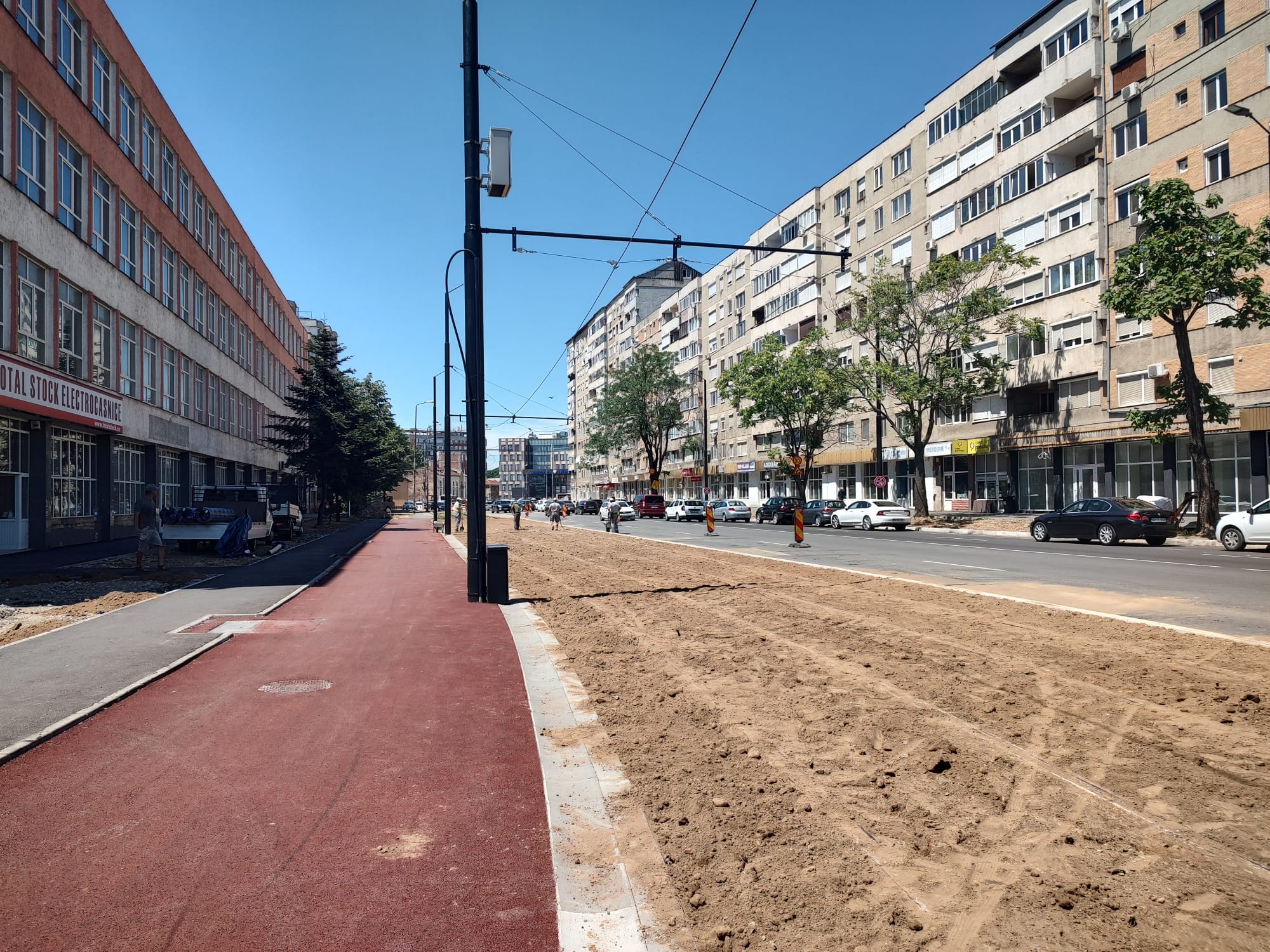 FOTO | Au început lucrările de înierbare a liniei de tramvai din coridorul Nufărul-Cantemir