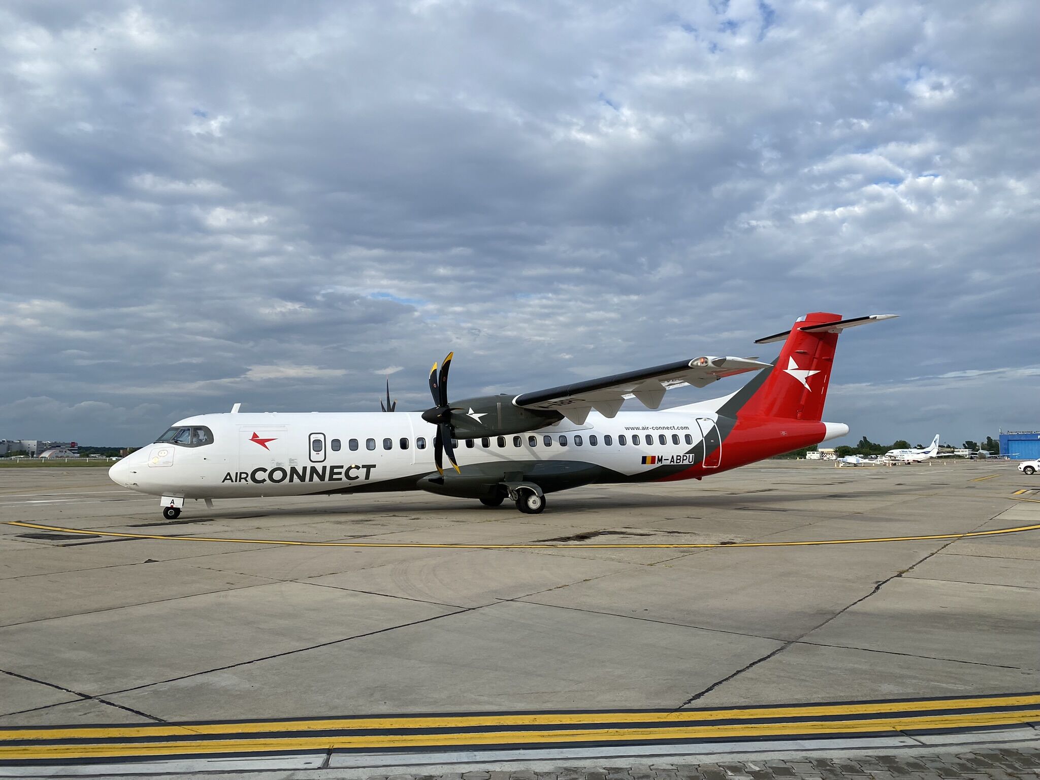 Air Connect va opera din toamna si de pe Aeroportul din Oradea