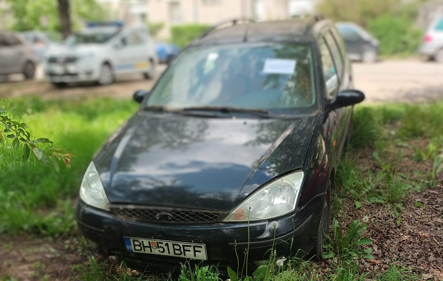 Cunoasteti proprietarul? Autovehicul considerat abandonat, depistat pe domeniul public