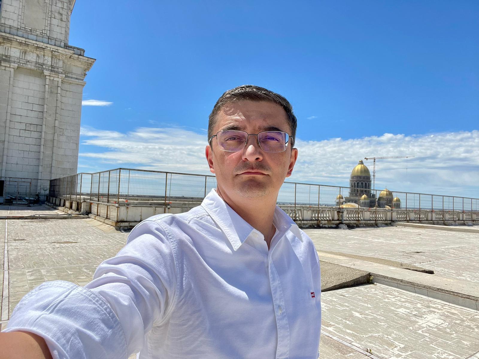 Dezbaterea cu titlul  “Familiile cu copii cu dizabilități psihice și mintale din România:  nevoi și soluții”,  organizată de senatorul de Bihor, Adrian Hatos