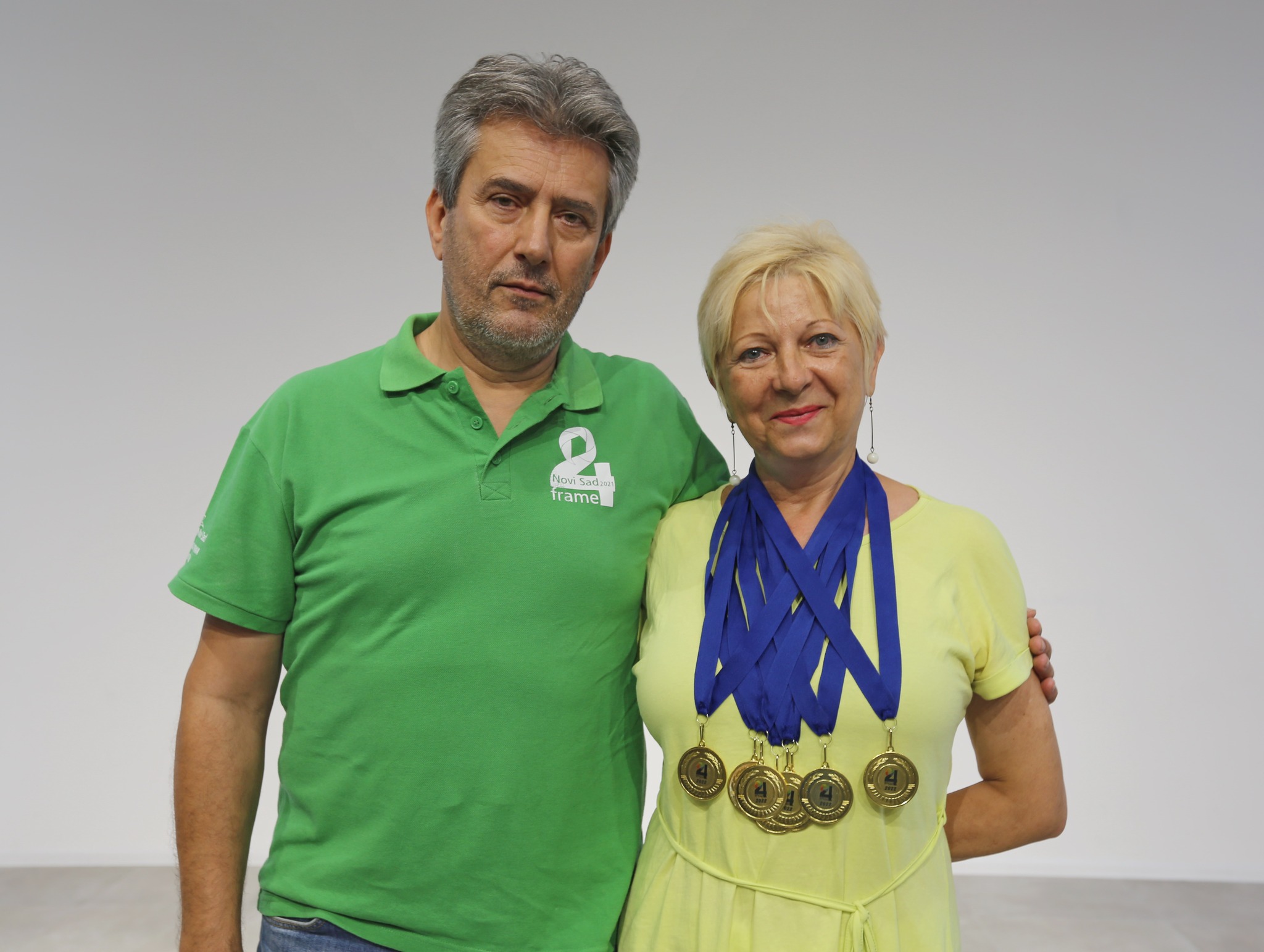 Oradeanca Adela Rusu a castigat 7 medalii de aur la Festivalul Internațional de Fotografie de Stradă, 24 Frames din Novi Sad, Serbia