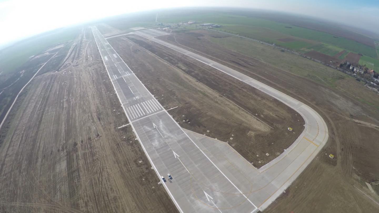 Pista de aterizare a Aeroportului Oradea va fi prelungita cu 400 de metri, iar aterizarea/decolarea aeronavelor nu se va mai face dinspre Oradea