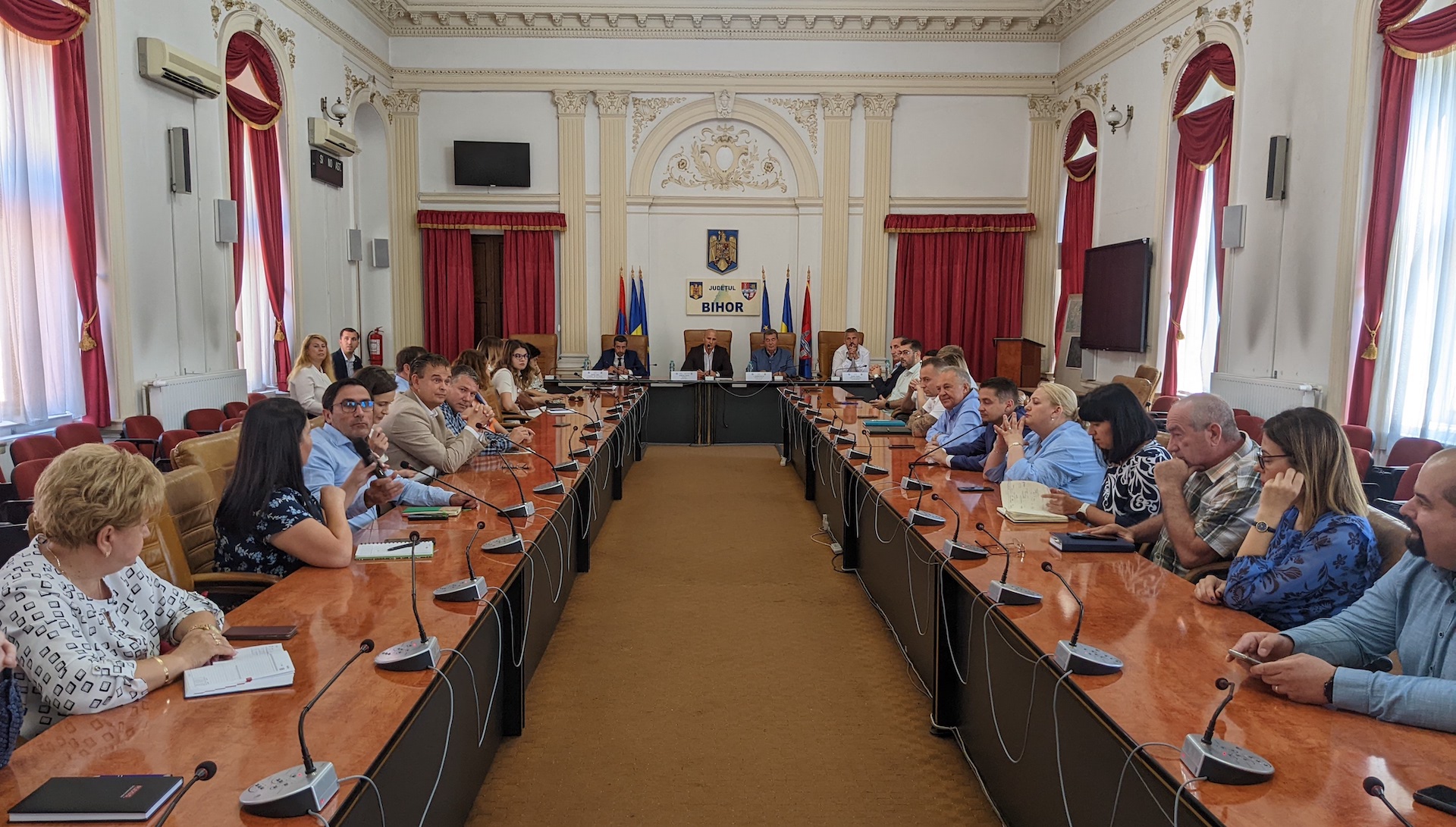 Desi avem somajul foarte mic, piata de munca din Bihor se confrunta cu o criza acuta a fortei de munca. Prefectura Bihor cauta solutii din tari non-UE