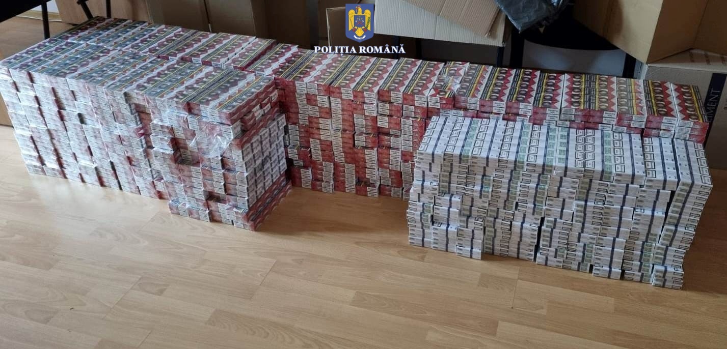 100.000 de țigarete de contrabandă, confiscate de polițiștii bihoreni de la un bărbat, prins în flagrant delict, în timp ce le transporta cu un autoturism