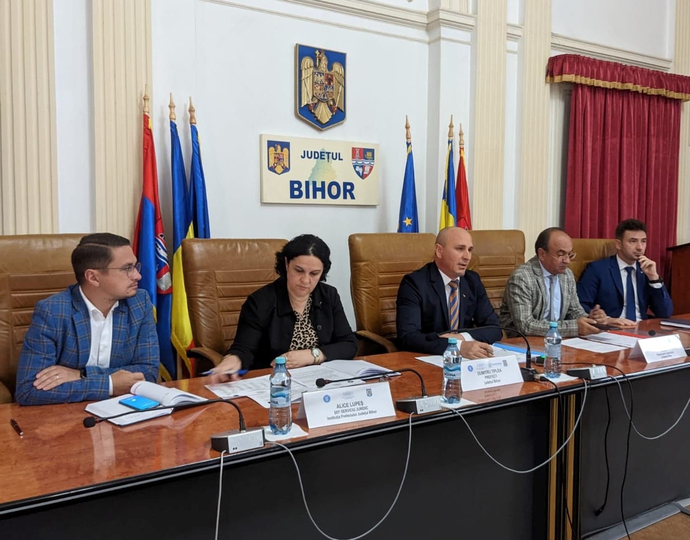 Prefectul Dumitru Țiplea solicită primarilor bihoreni implicarea în verificarea dosarelor vizând acordarea de despăgubiri pentru fermierii afectați de seceta pedologică.