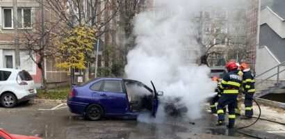 Incendiu la un autoturism aflat in mers pe strada Cazaban din Oradea, in aceasta dimineata