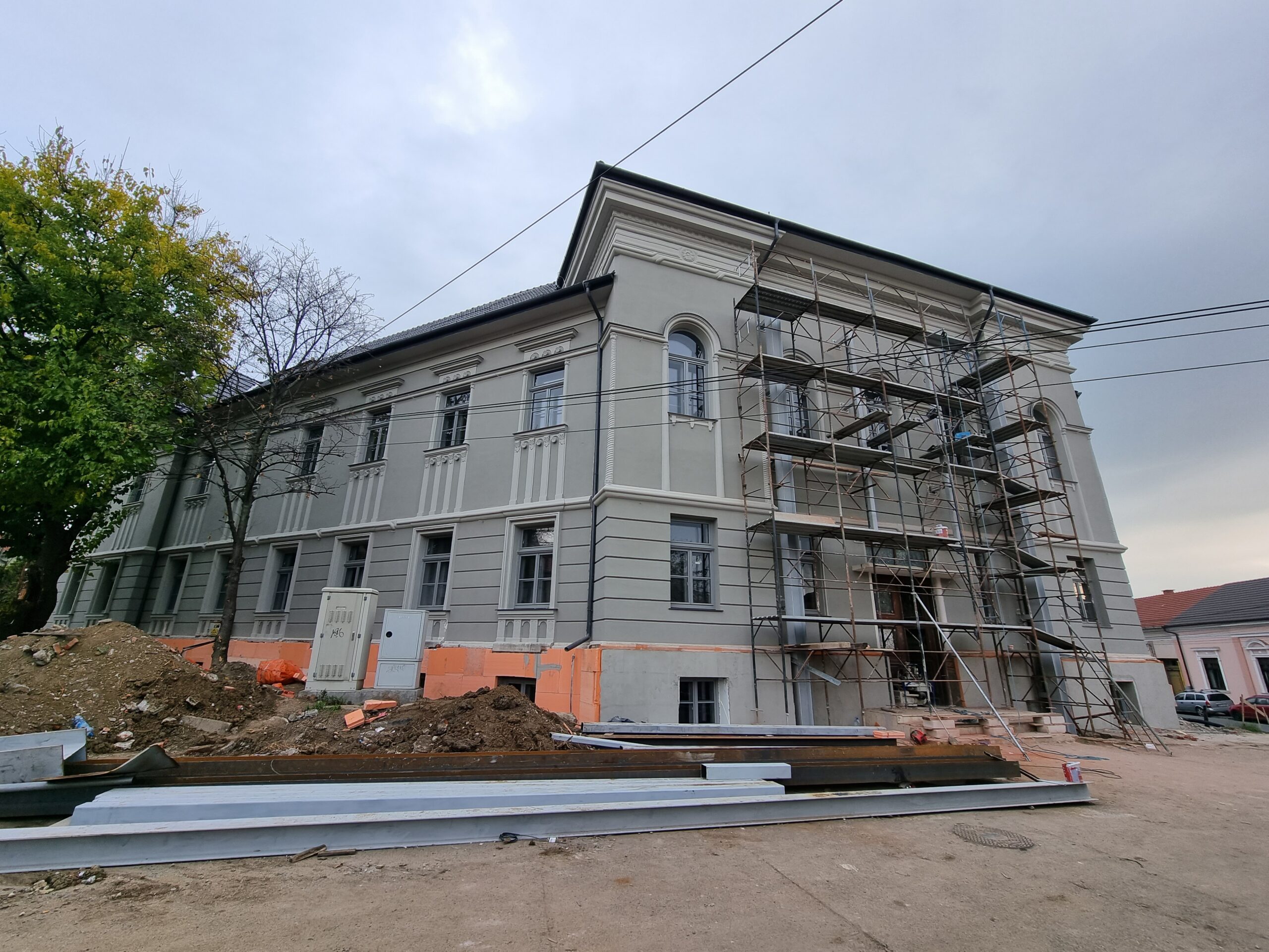 Oradea va avea primul incubator de afaceri. Acesta va gazdui firme din domeniul creativ, precum dezvoltare de software pentru design, creaţie, animaţie dar şi alte domenii creative.