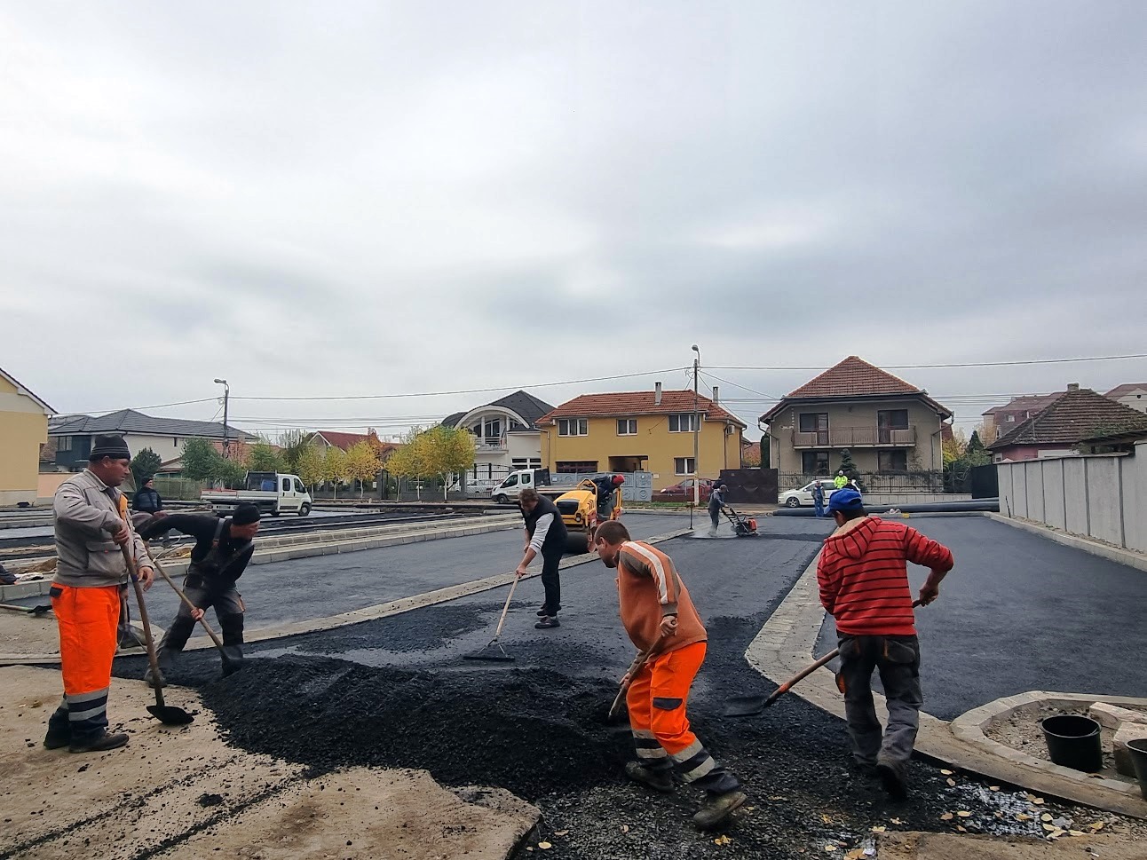 Alte peste 100 de locuri de parcare vor fi amenajate de Primaria Oradea in cartierul Nufarul