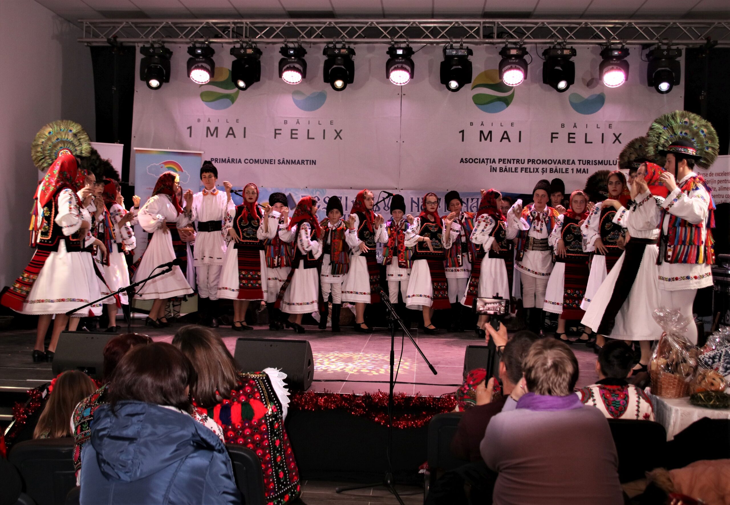 Festivalul Național de Datini și Obiceiuri de Crăciun și Anul Nou „Asta-i datina străveche”, un mare succes