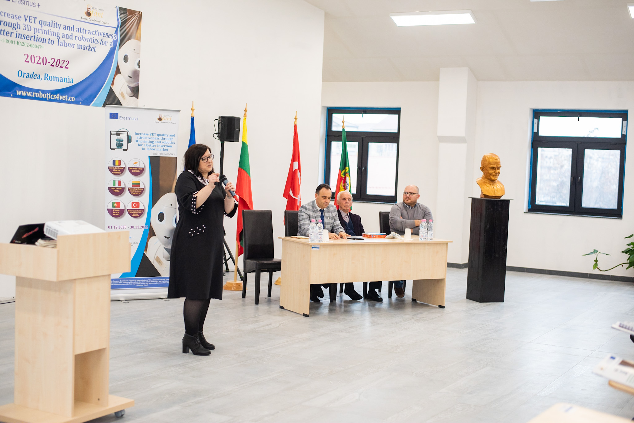 Liceul Don Orione din Oradea vrea sa introduca, ca studiu de invatare, robotica si imprimare 3D