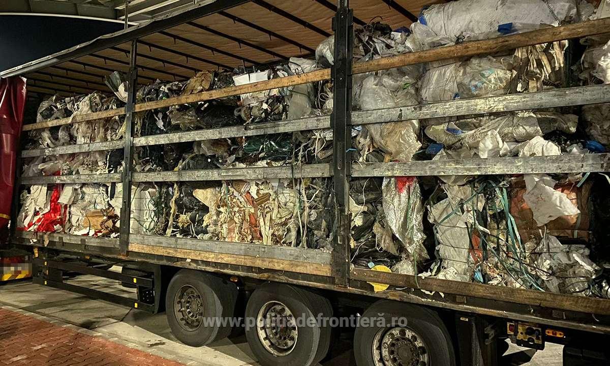 Suntem tara gunoaielor? Alte 23 de tone de deseuri (plastic si cauciuc) oprite in Vama Bors II de politistii de frontiera si Garda de Mediu