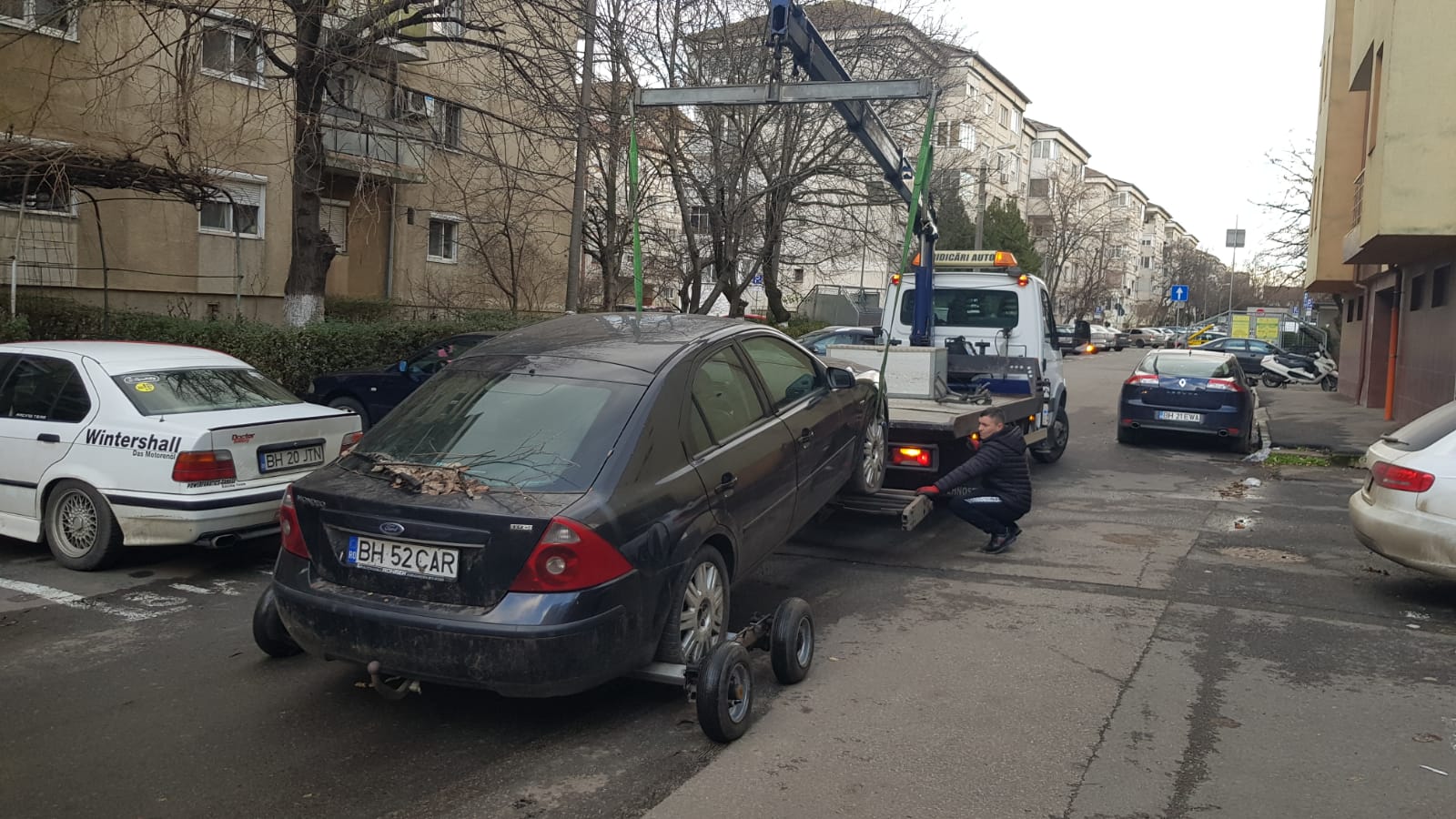 Cunoasteti proprietarul? Masina va intra in proprietatea Primariei Oradea daca proprietarul nu o revendica in 10 zile