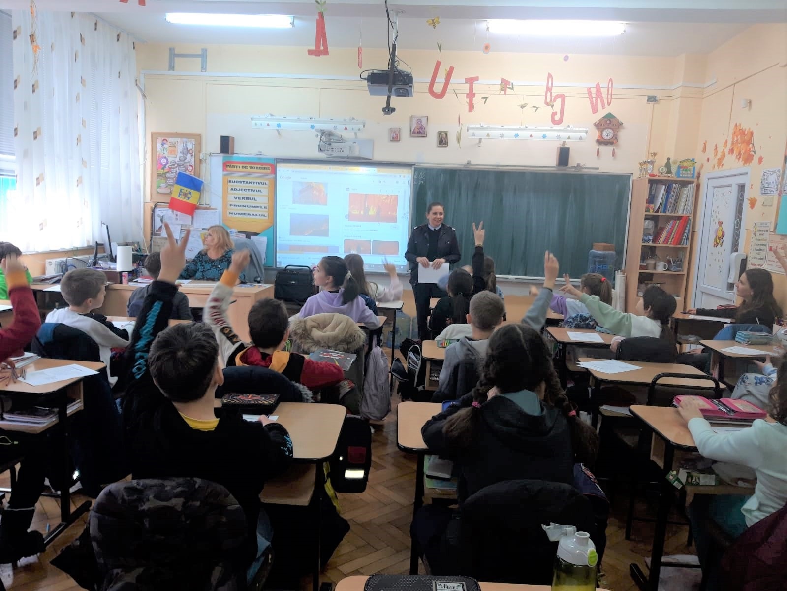 Peste 400 de elevi bihoreni au fost instruiți în această săptămână   în domeniul situațiilor de urgență
