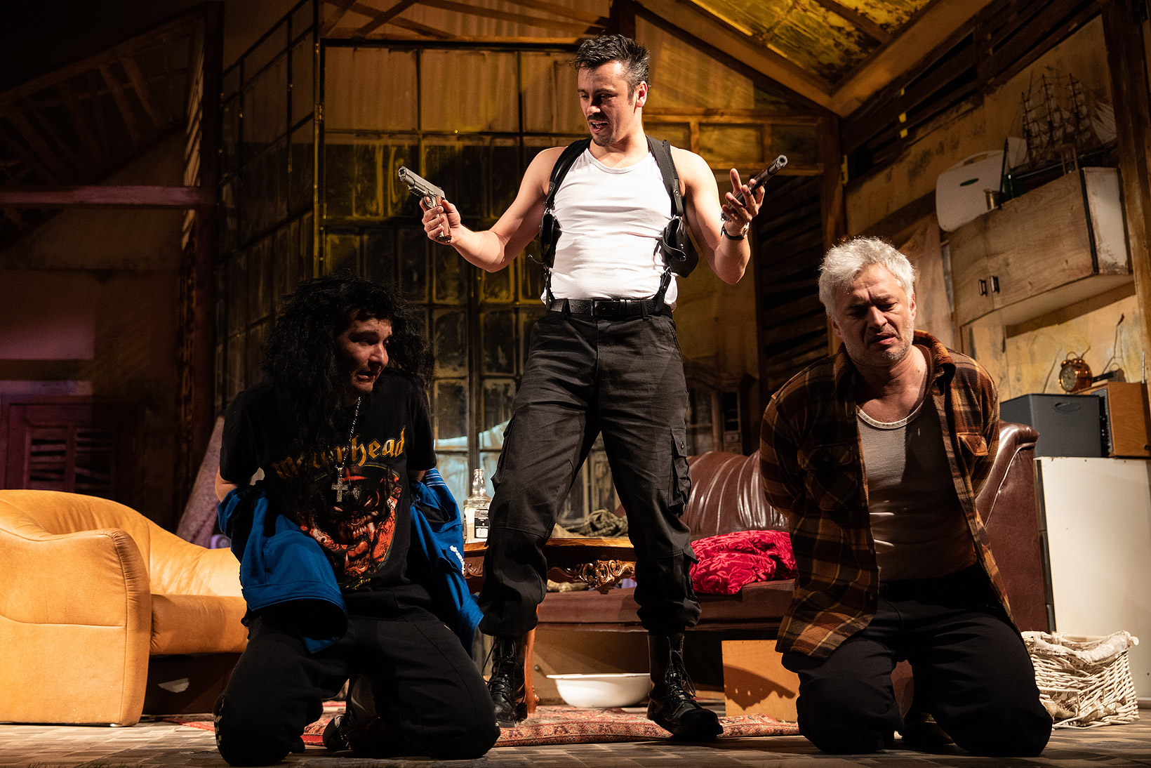 O nouă comedie la Teatrul Regina Maria: LOCOTENENTUL DIN INISHMORE