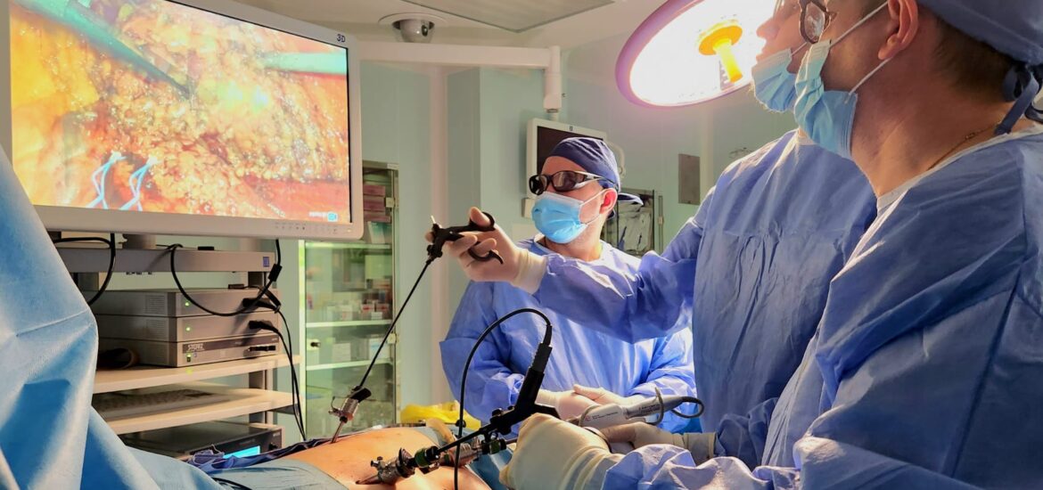 O noua premiera medicala la Spitalul Judetean Oradea. A fost folosita tehnica laparoscopiei 3D, în locul chirurgiei clasice invazive