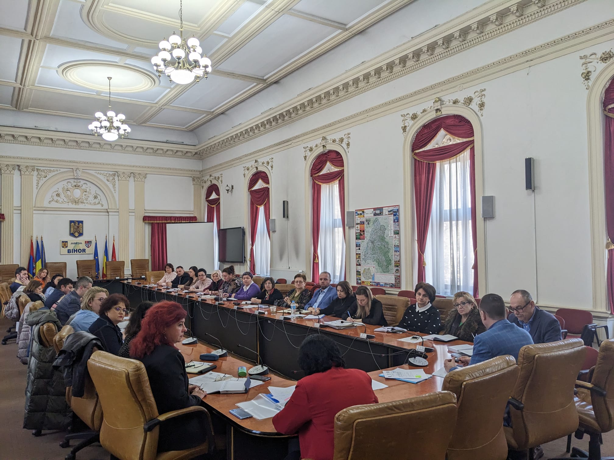 Prefectura Bihor “scoleste” secretarii UAT-urilor din judet. Prefectul Tiplea: Există carențe în administrațiile locale