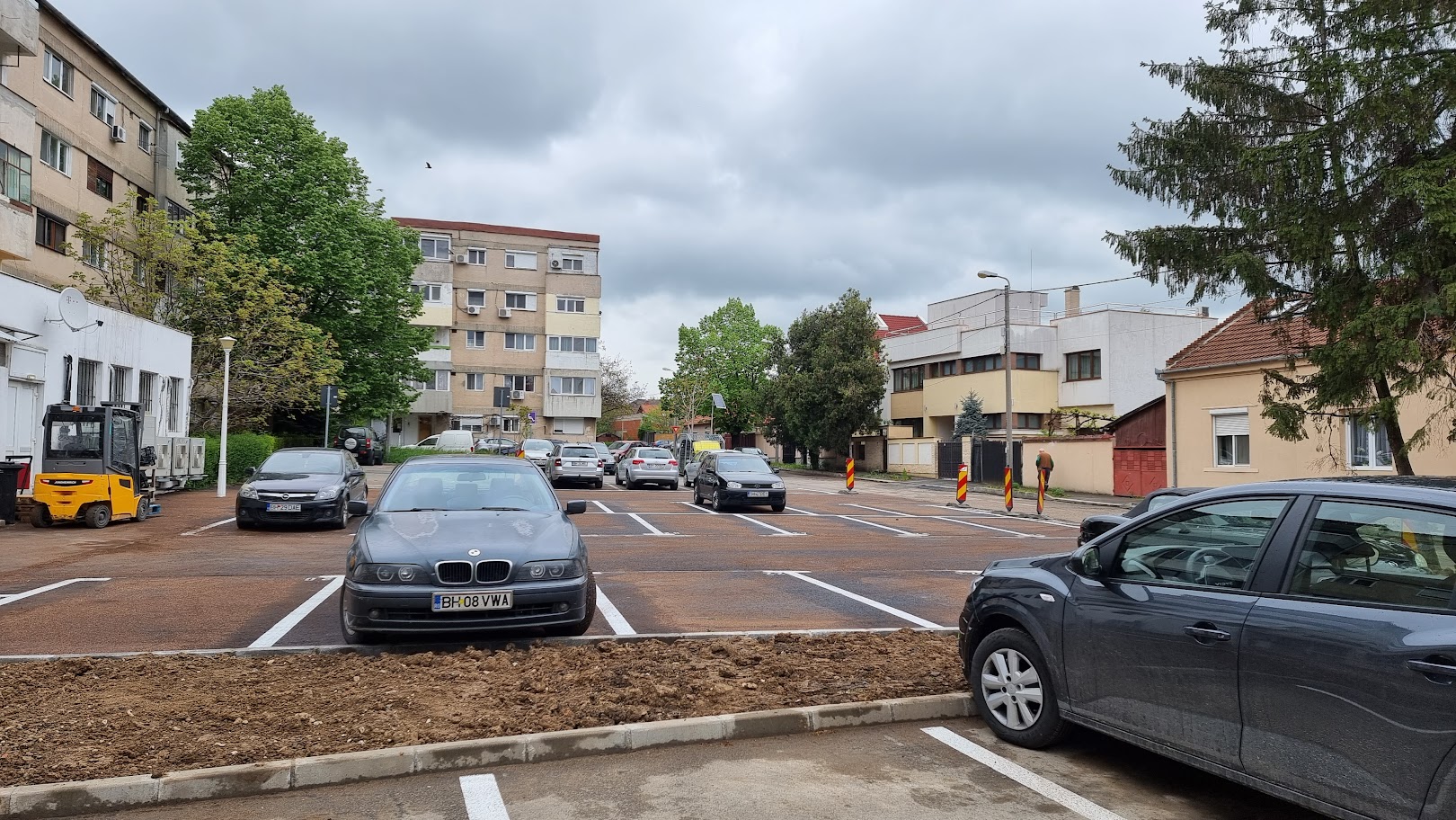 Alte 20 de locuri de parcare amenajate in Cartierul Rogerius din Oradea