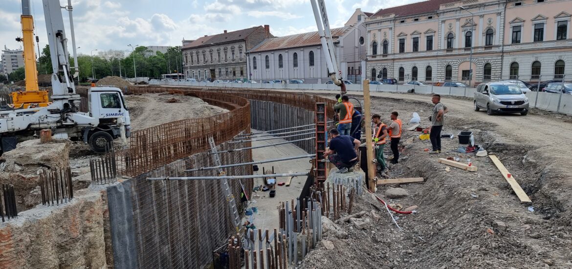 Foto | Lucrările la rețeaua de pasaje subterane din Piața Gojdu continua. Se toarna peretii la pasajul 4