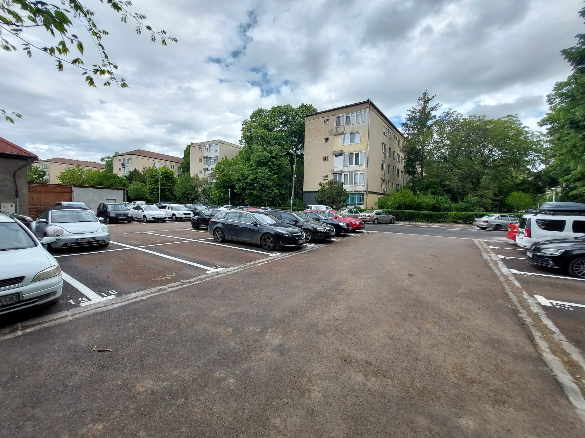 Peste 100 de locuri de parcare de domiciliu noi în Rogerius