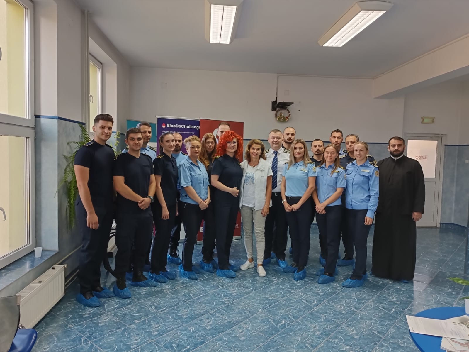 Pentru sânge nu există fabrici sau bănci, există doar inimi. Politistii bihoreni de penitenciare au donat sange pentru Horia Andrei, copilul accidentat joi pe o trecere de pietoni din Oradea