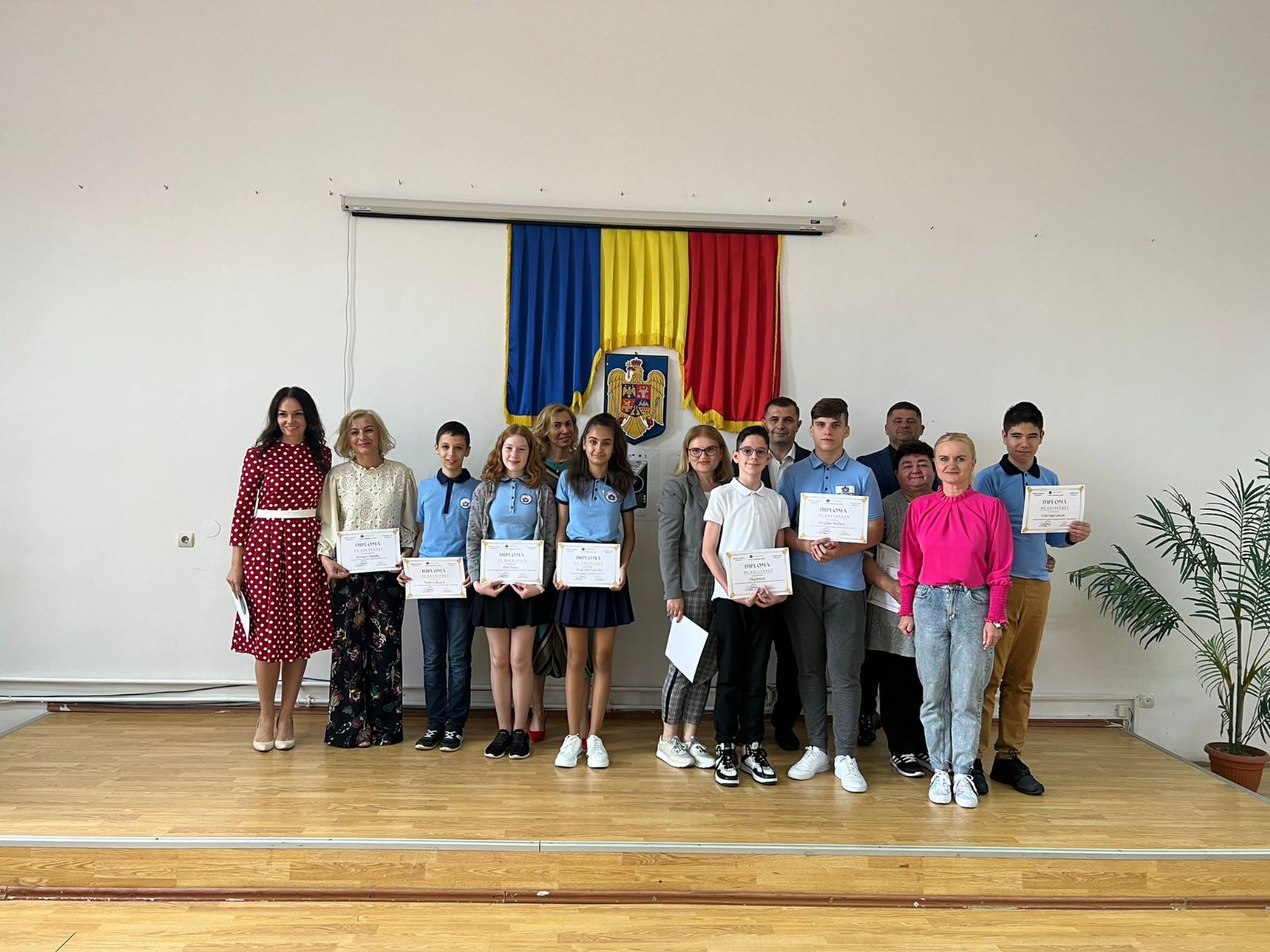 Primaria Sanmartin a premiat 11 elevi si profesori pentru rezultate deosebite la olimpiadele si concursurile scolare