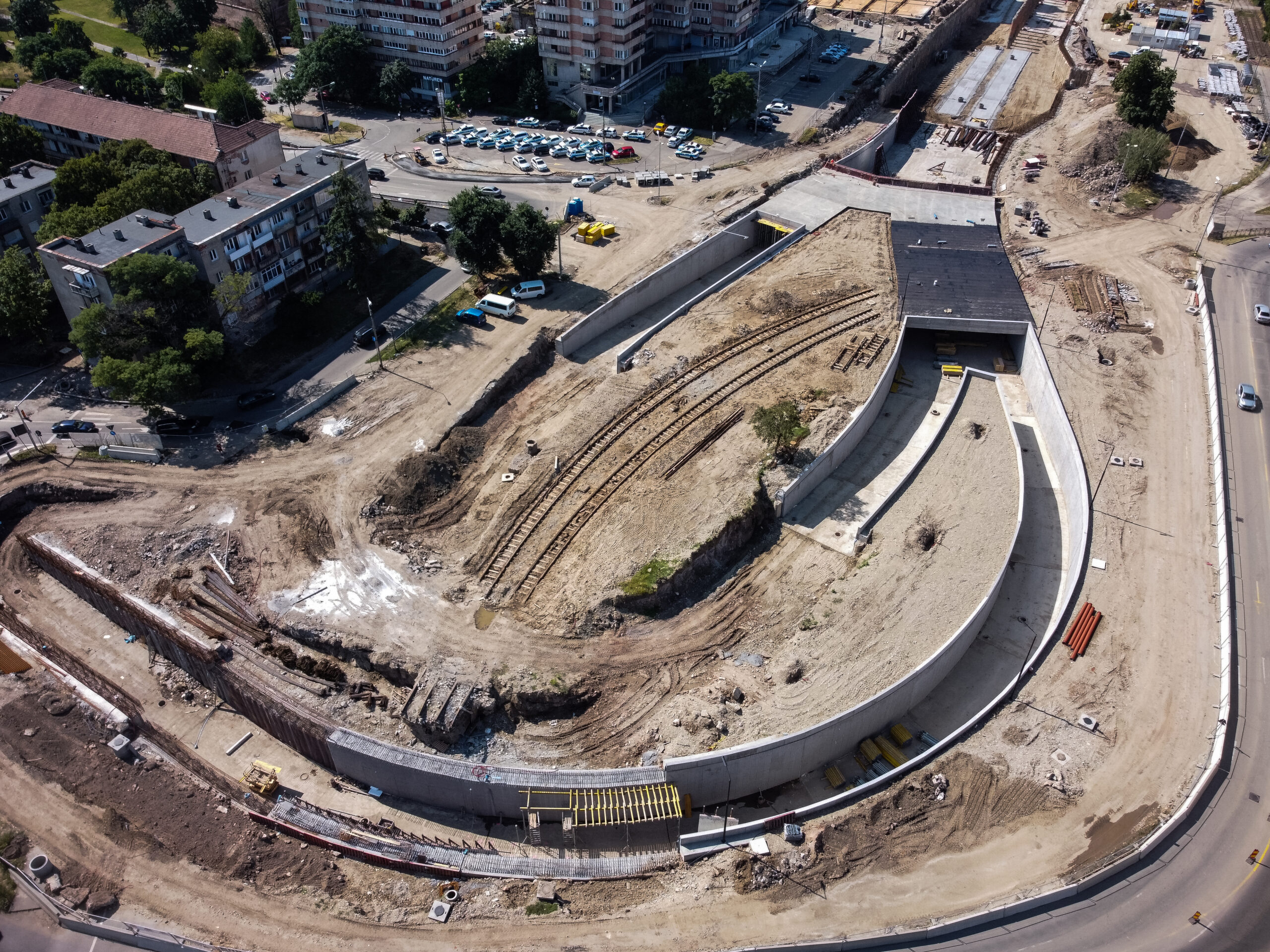 Foto | Lucrarile la reteaua de pasaje din Piata Emanuil Gojdu avanseaza. Astazi a inceput turnarea planseului de beton aferent pasajului 4