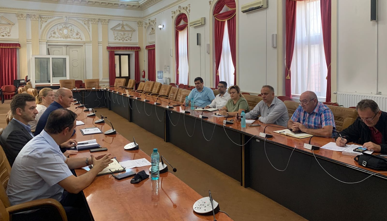 Primele masuri luate de autoritatile centrale dupa furtuna de ieri din Oradea si judetul Bihor. Prefectul Tiplea: 53 de echipe de la electrica sunt in  teren pentru remedierea avariilor