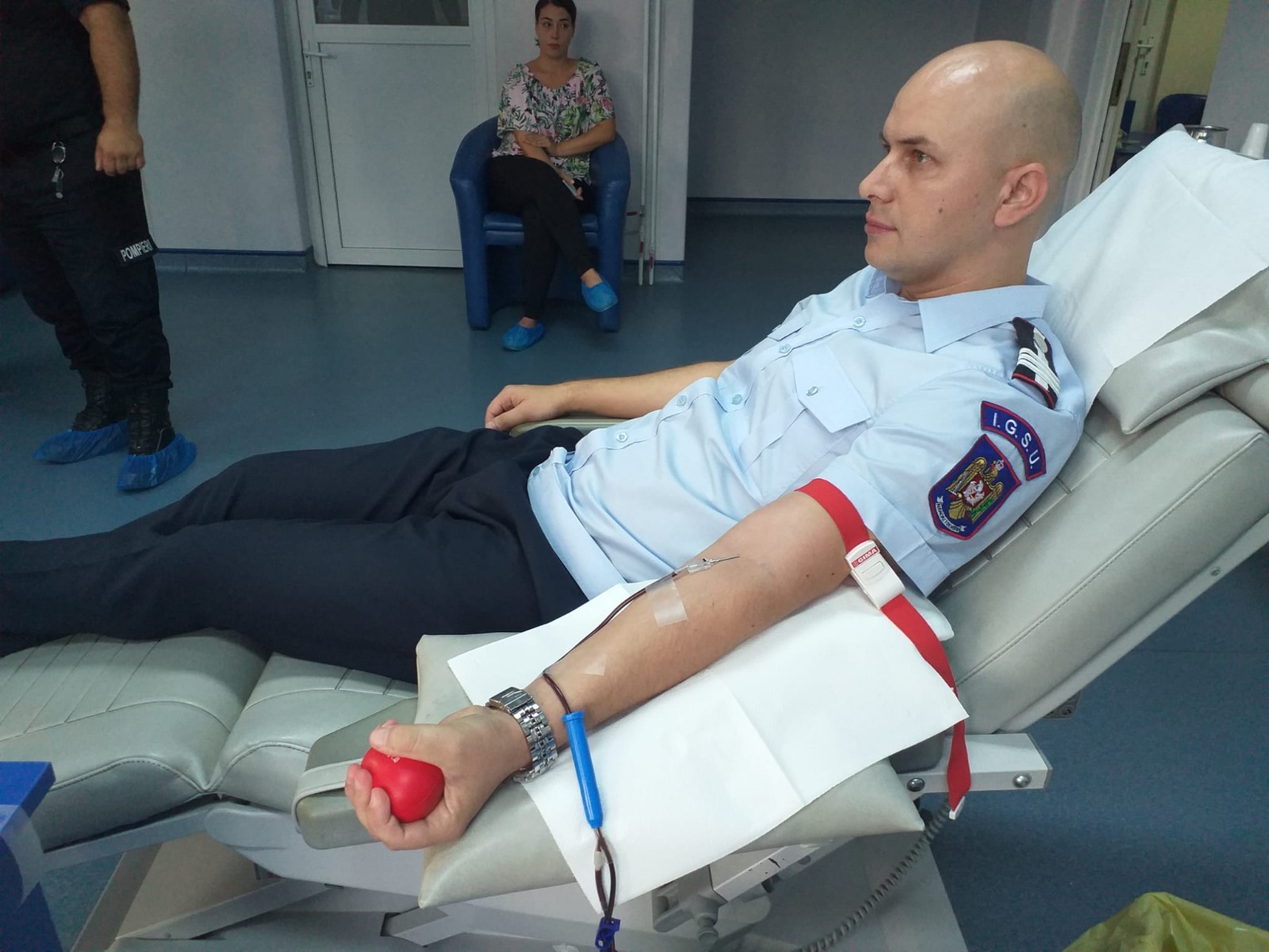 Pompierii  militari bihoreni alături de victimele tragediei din Crevedia