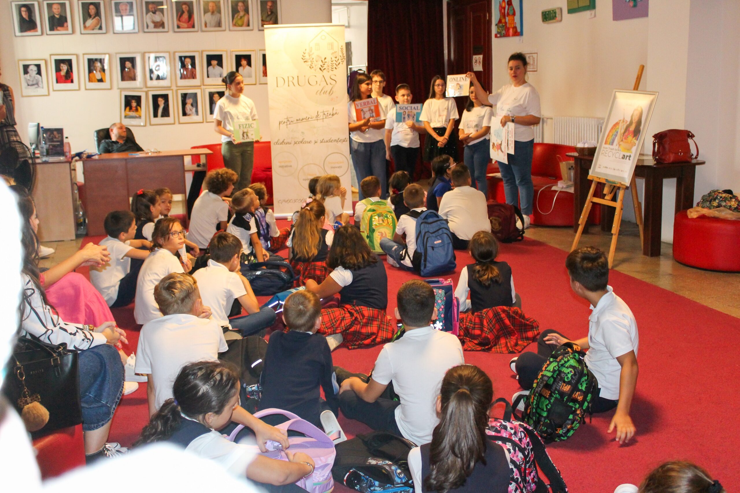 Expoziție antibullying la Teatrul Arcadia
