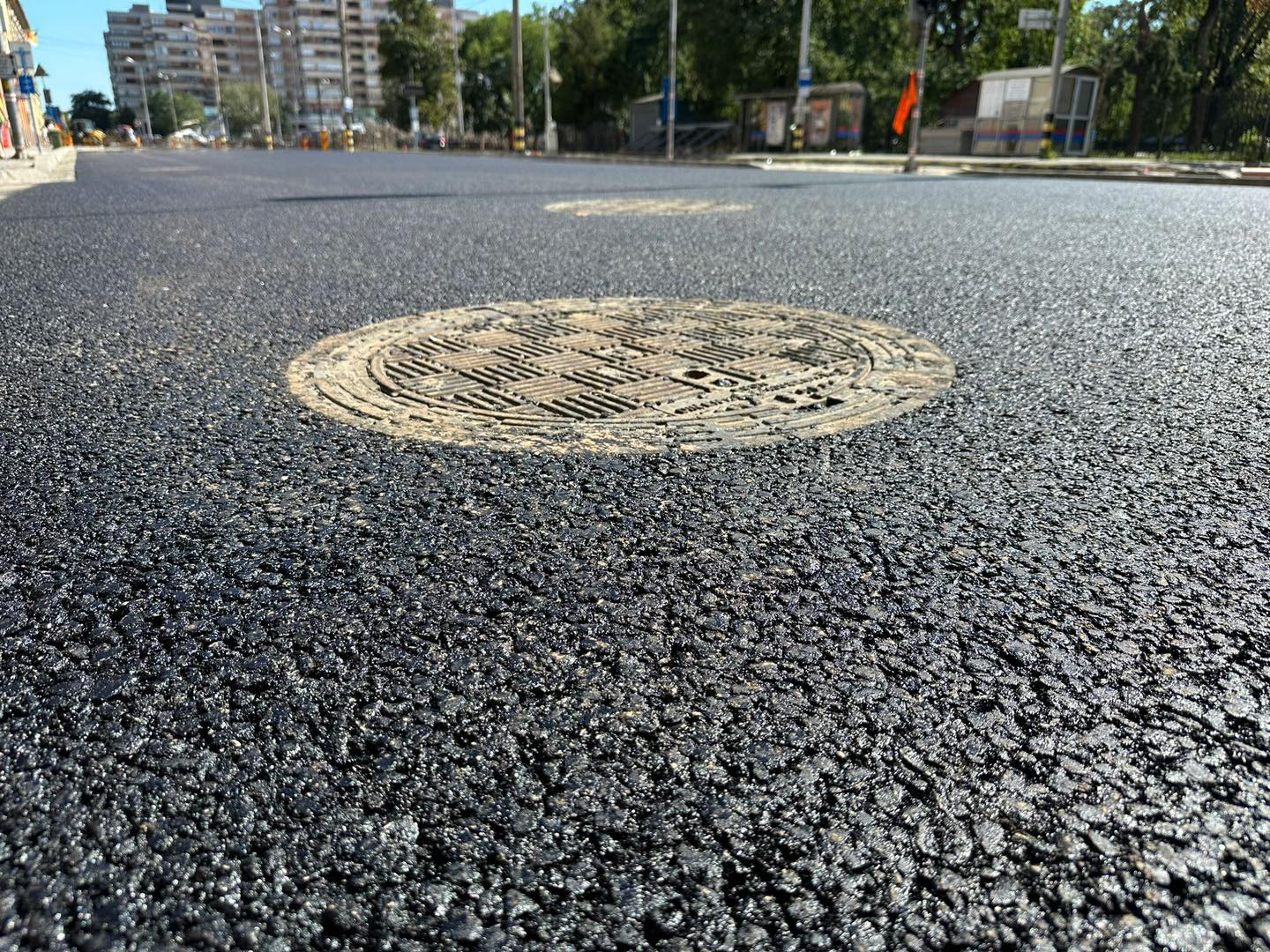 Primaria zoreste muncitorii ce lucreaza in zona centrala pentru ca pe 11 septembrie, odata cu inceperea scolii, traficul rutier sa fie cat mai apropiat de normal
