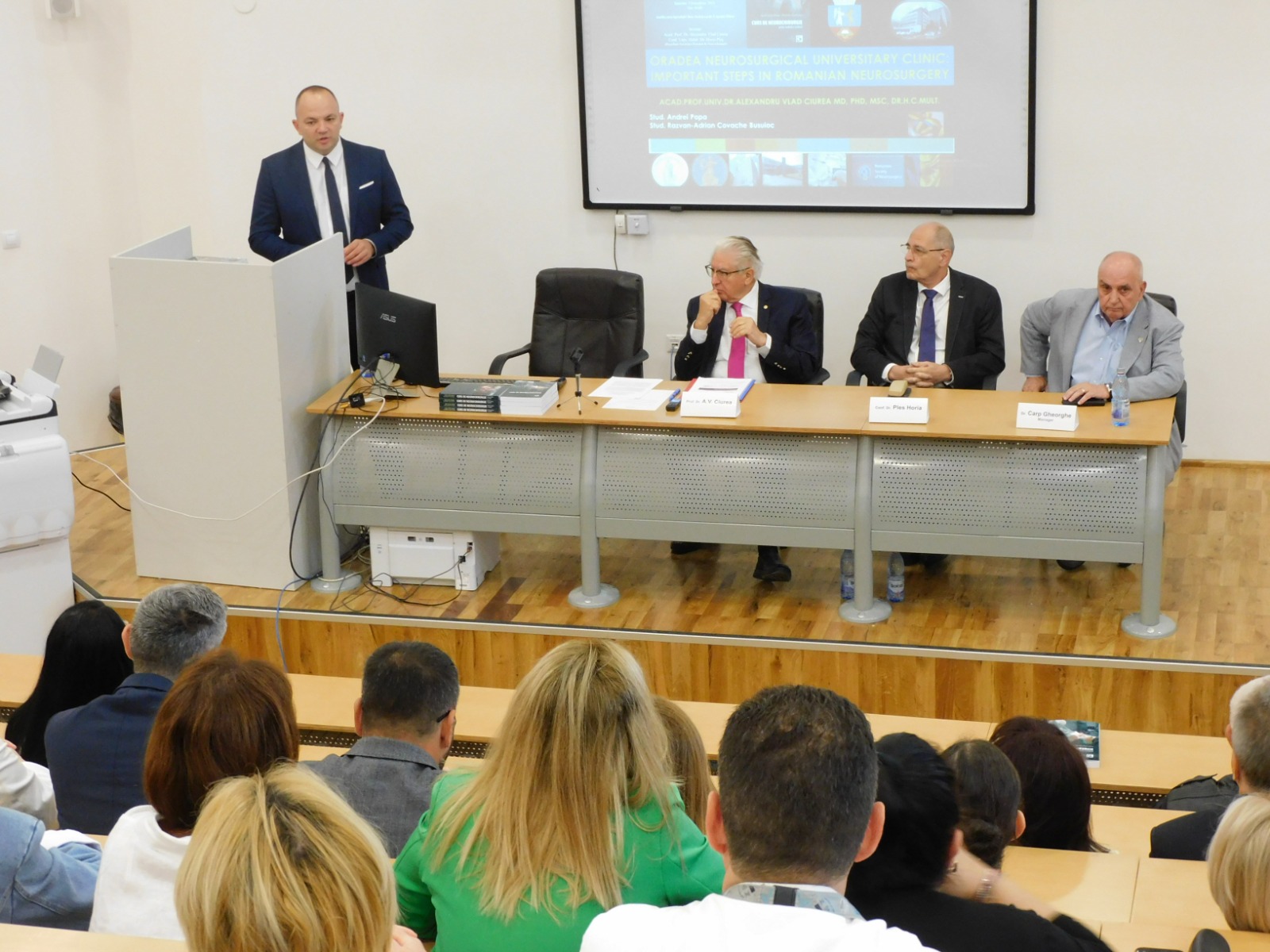 Lansare de Carte – Curs de Neurochirurgie pentru Studenți și Rezidenți la Amfiteatrul Spitalului Clinic Județean de Urgență Bihor