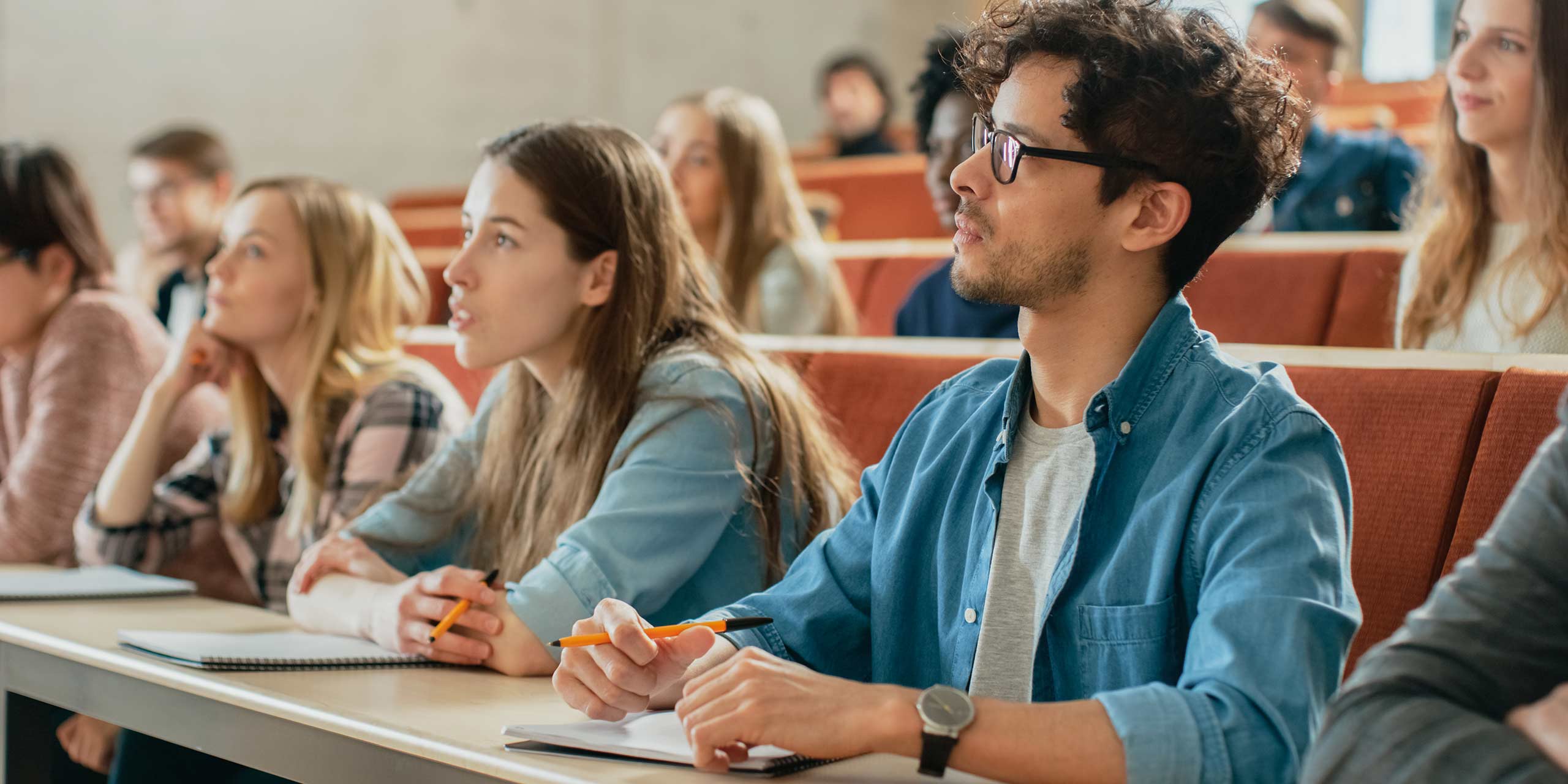 Cursurile scolare si cele de specializare te pot pregati pentru o cariera de succes