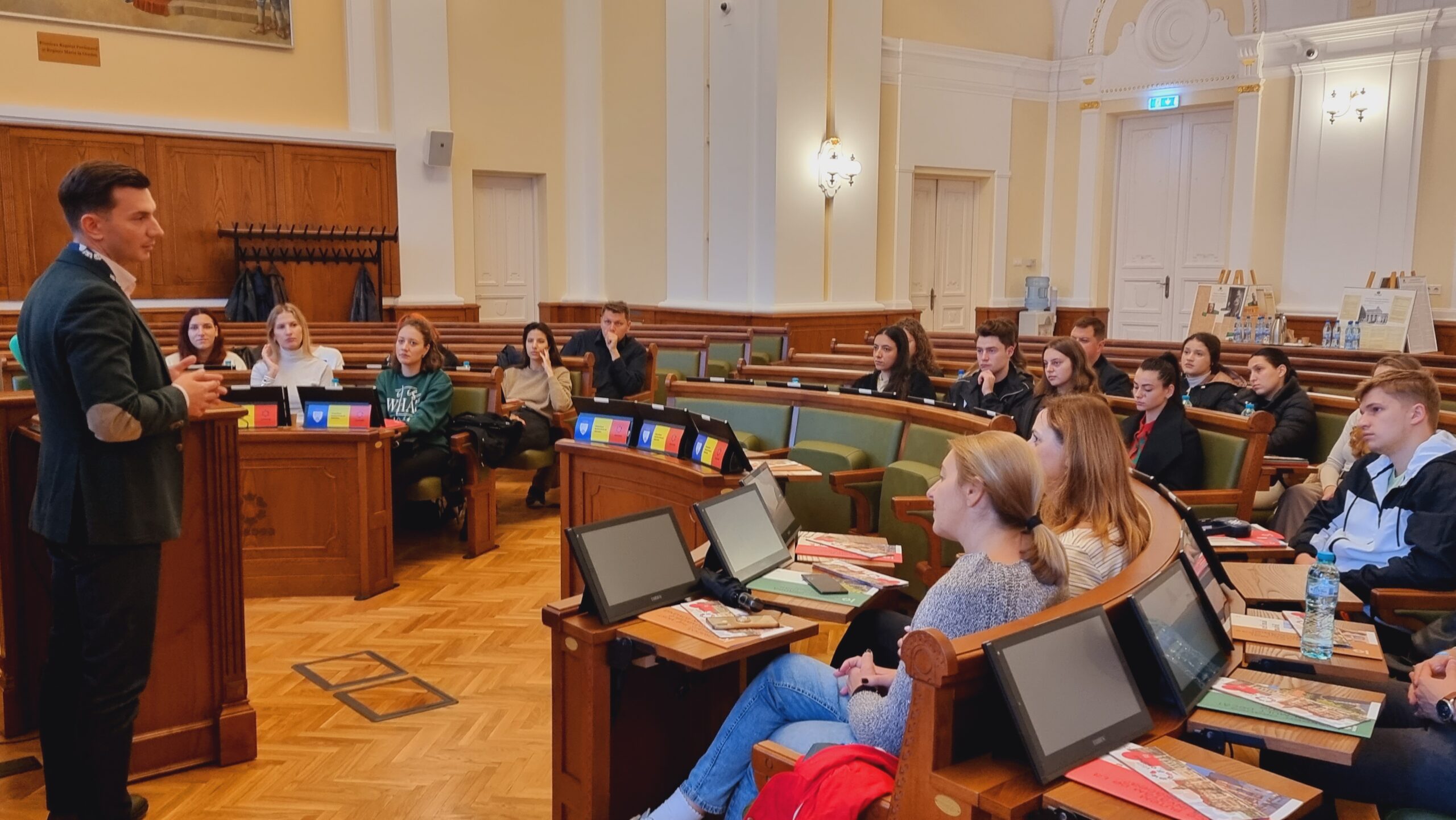 Studentii clujeni in vizita la Oradea. Au venit sa ia lectii de buna practica