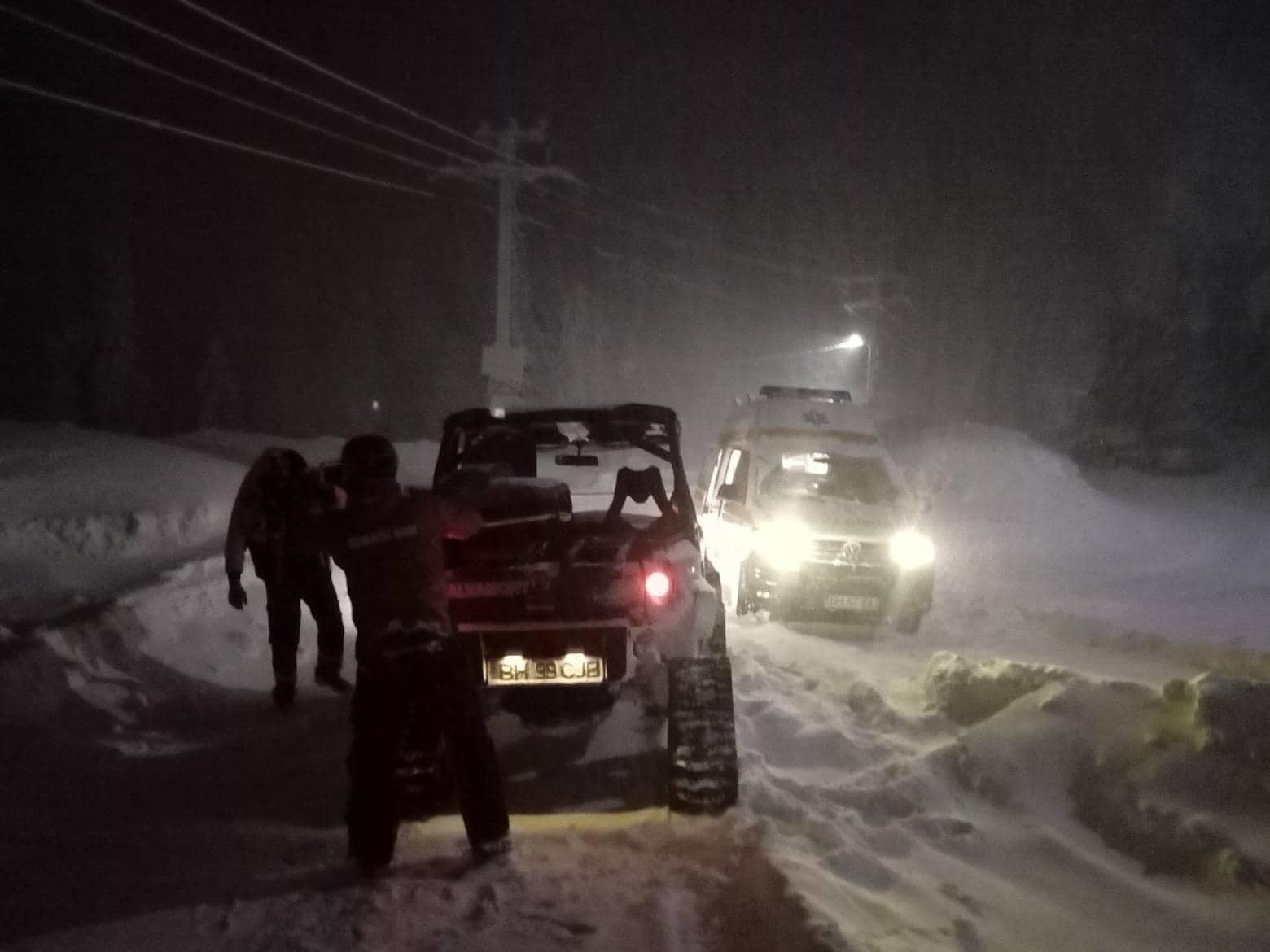 Salvamontistii bihoreni au reusit sa gaseasca 2 turisti rataciti pe munte in zona Stana de Vale, in conditii de ger si ninsoare
