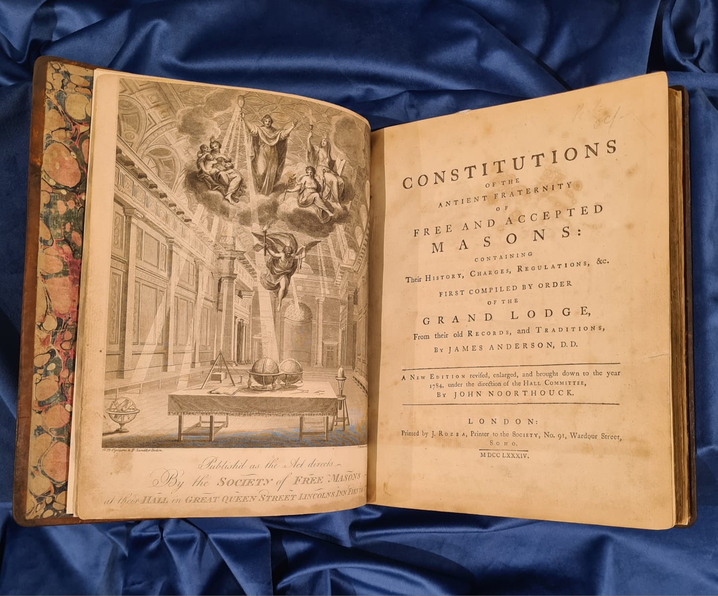 Constituția lui Anderson, ediția din 1784, completează colecția Templului Francmasoneriei din Oradea