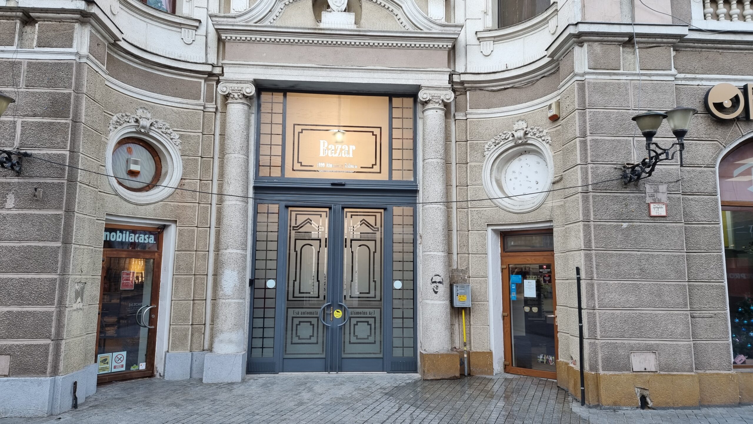 Cat de frumos! Pasajul Madách din cladirea Bazarului de pe Republicii a fost deschis