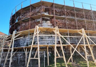 Cetatea Oradea: au început lucrările de reabilitare a Bastionului Crăișorul