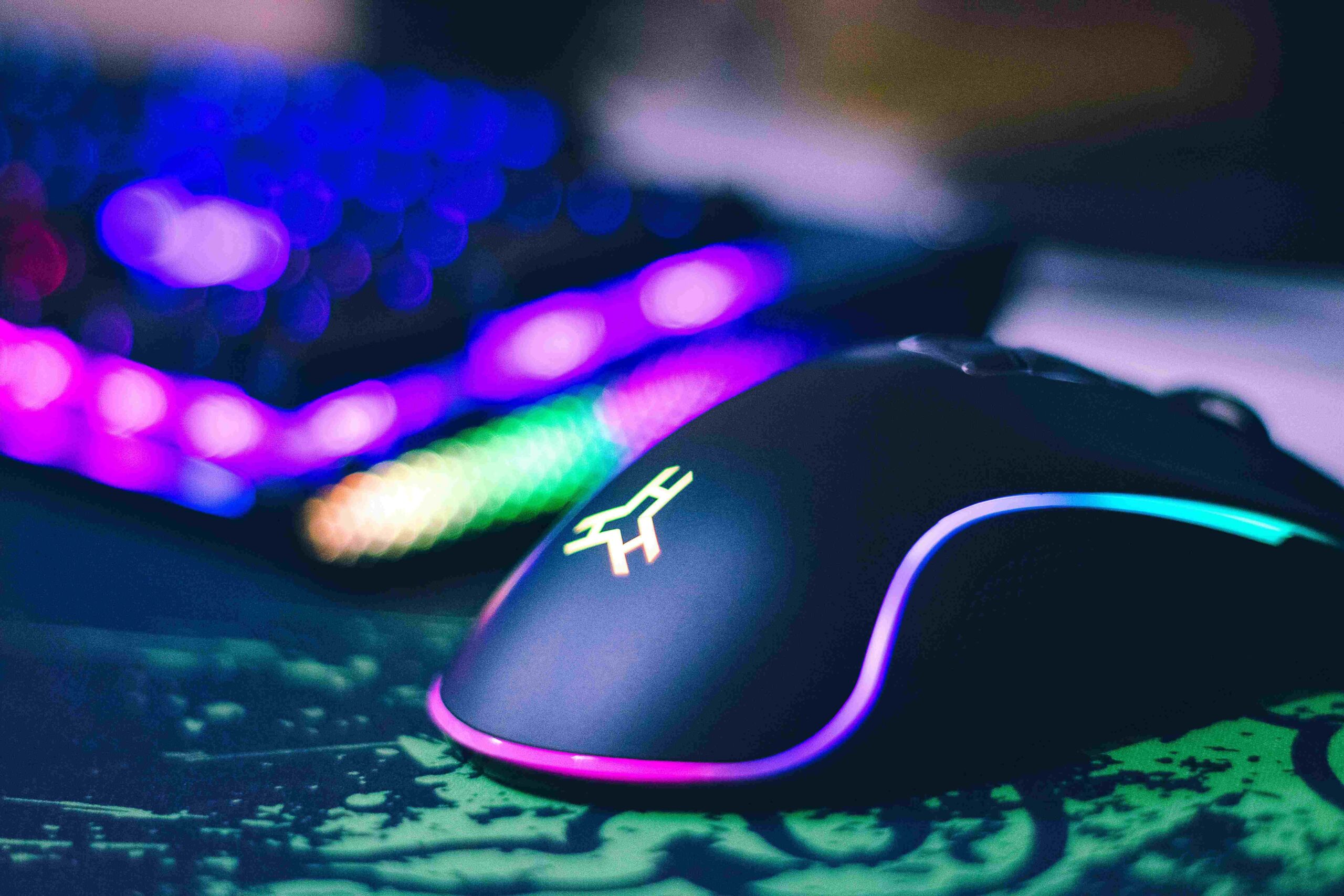 Tu știi ce comutatoare să alegi pentru tastatura de gaming?