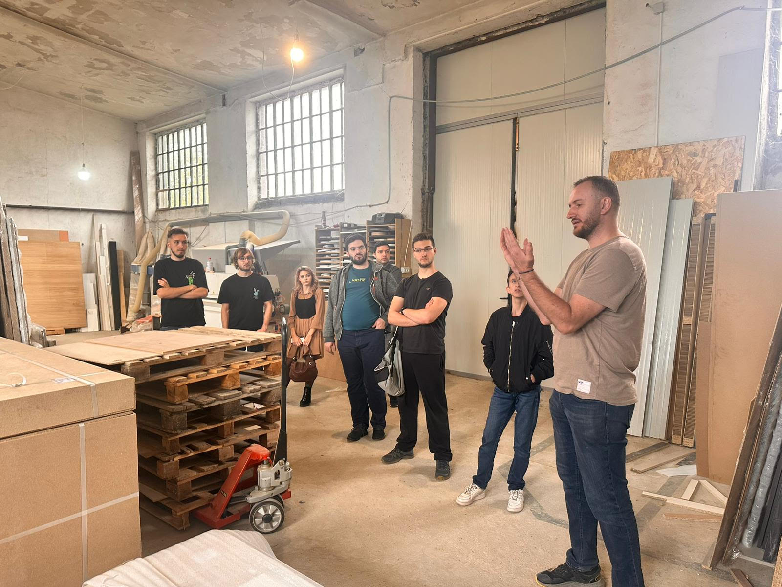 Antreprenorii viitorului au fost provocați să ia parte la un work-shop interactiv