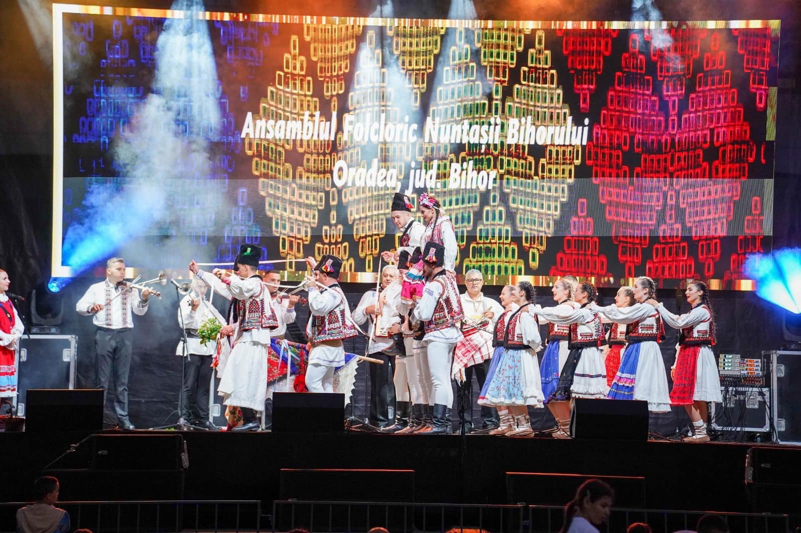 Concert Aniversar | 60 de ani de la înființarea  Ansamblului Folcloric „Nuntașii Bihorului”