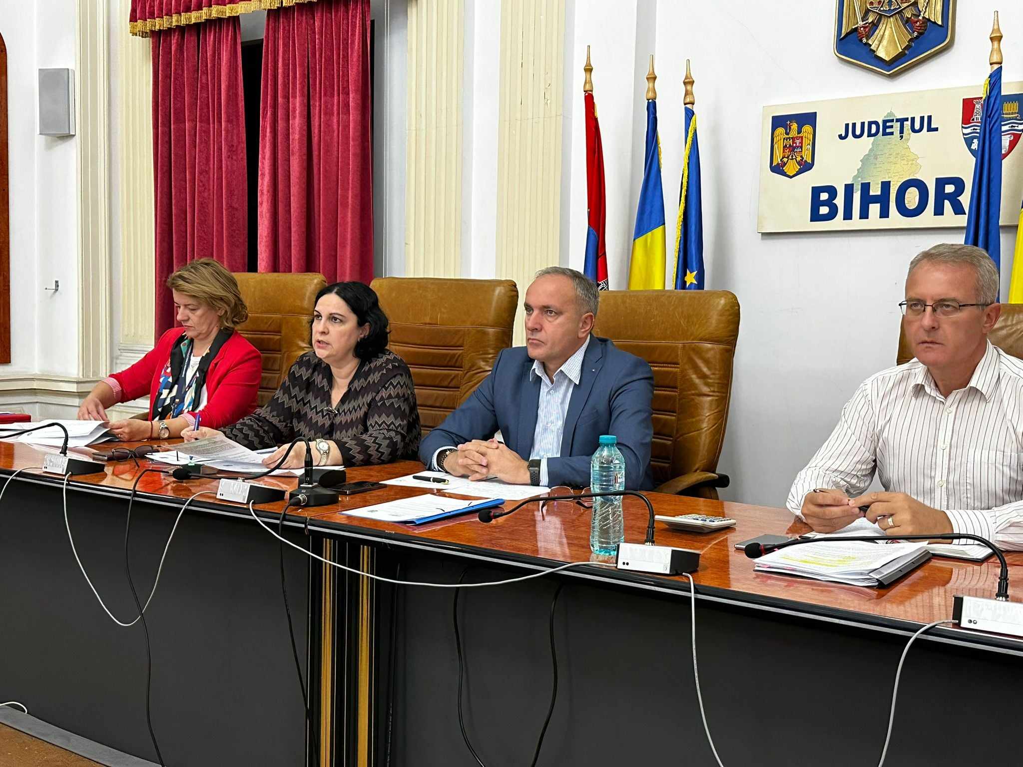 Organizarea eficientă a alegerilor parlamentare și prezidențiale de la finalul anului 2024 în județul Bihor, în atenția prefectului Marcel Dragoș