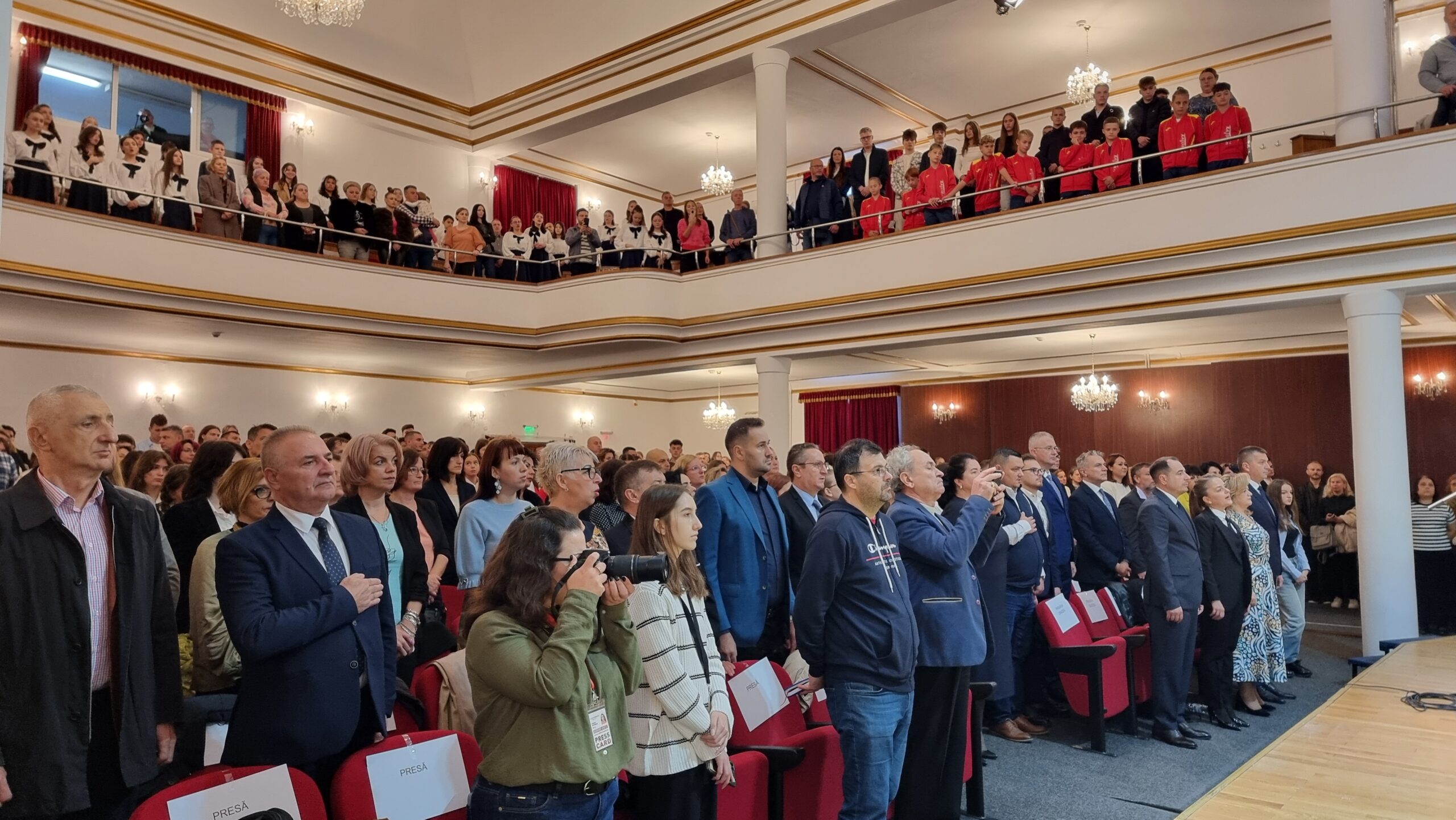 279 de elevi premianti au fost premiati de Primaria Oradea, ca o recunoaștere a muncii și talentului lor (GALERIE FOTO)