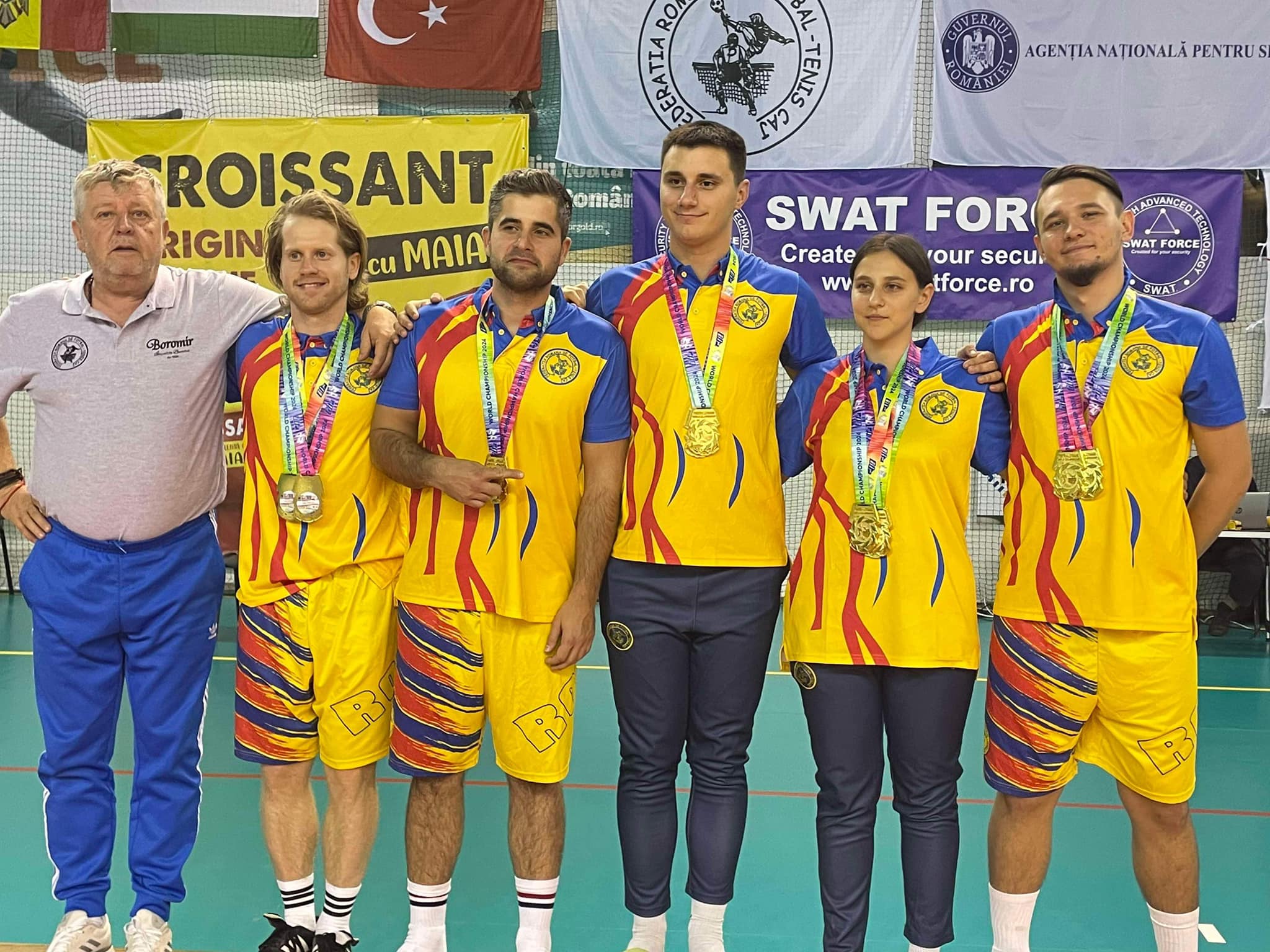 Cinci salontani campioni mondiali la fotbal-tenis, la Campionatele Mondiale de la Sydney