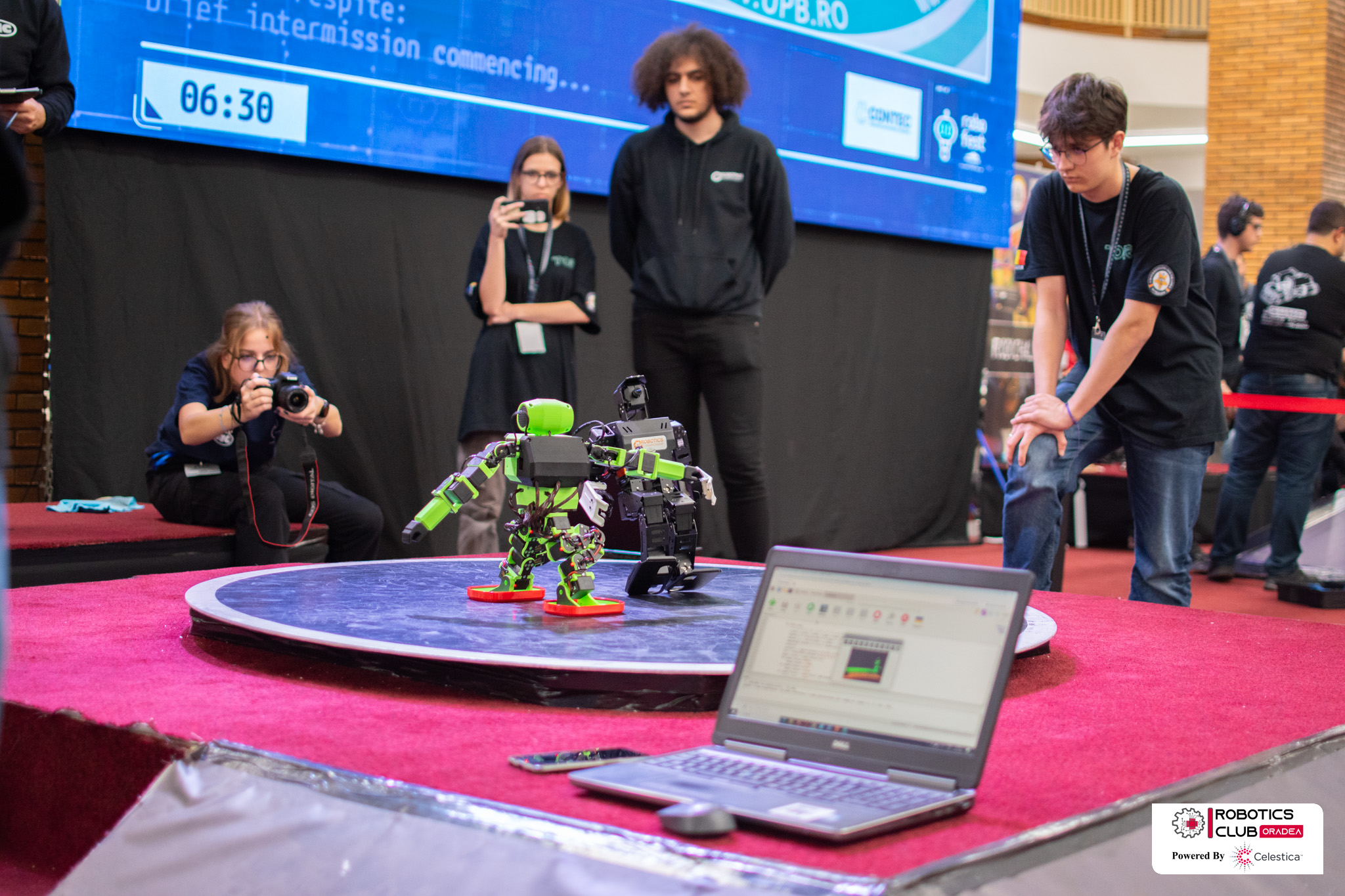 Universitatea din Oradea, prin Clubul de Robotică al universității, a participat cu succes la competiția internațională Robochallenge București
