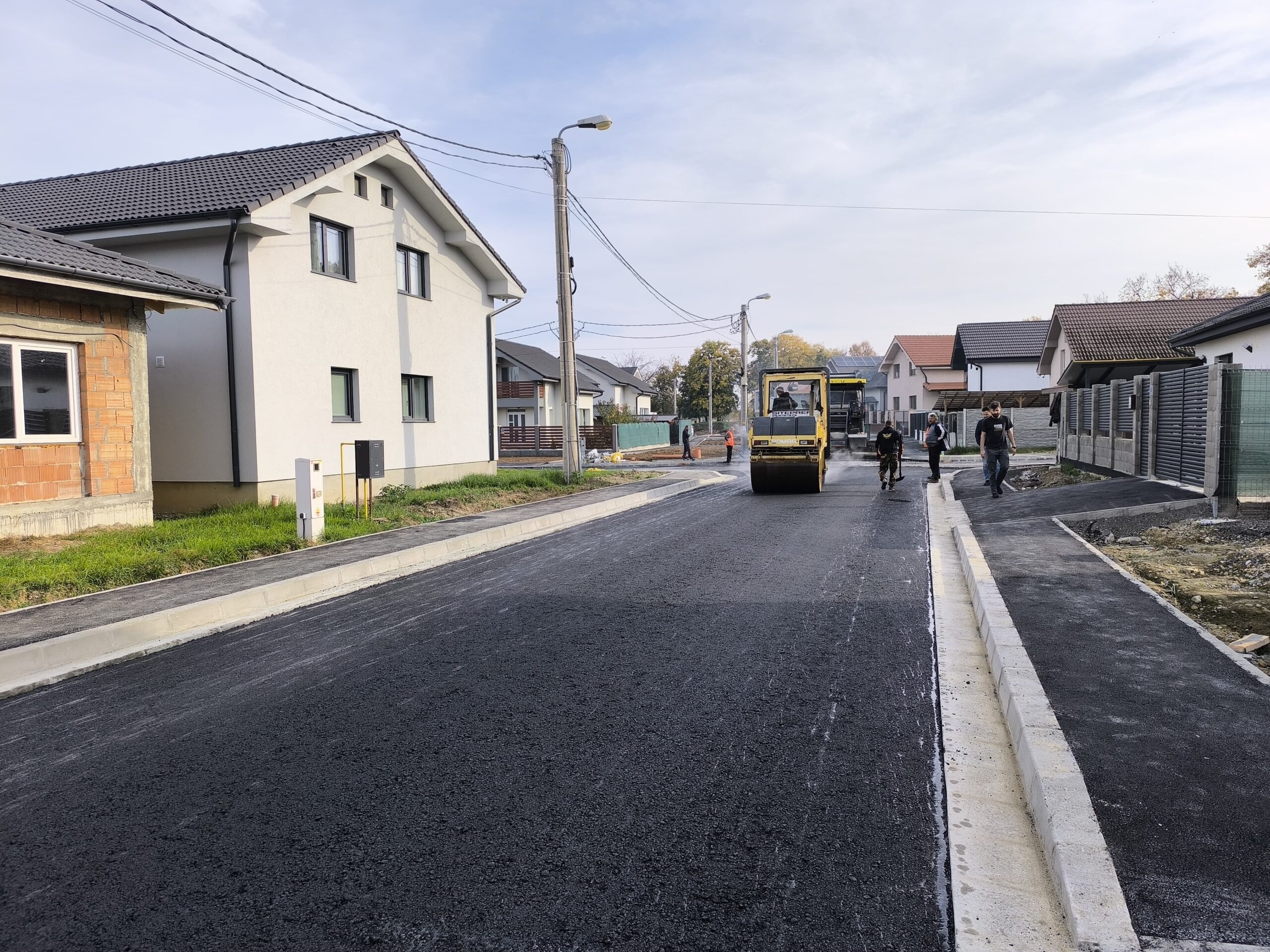 A inceput asflatarea a altor 3 strazi din Cartierul Tineretului din Oradea