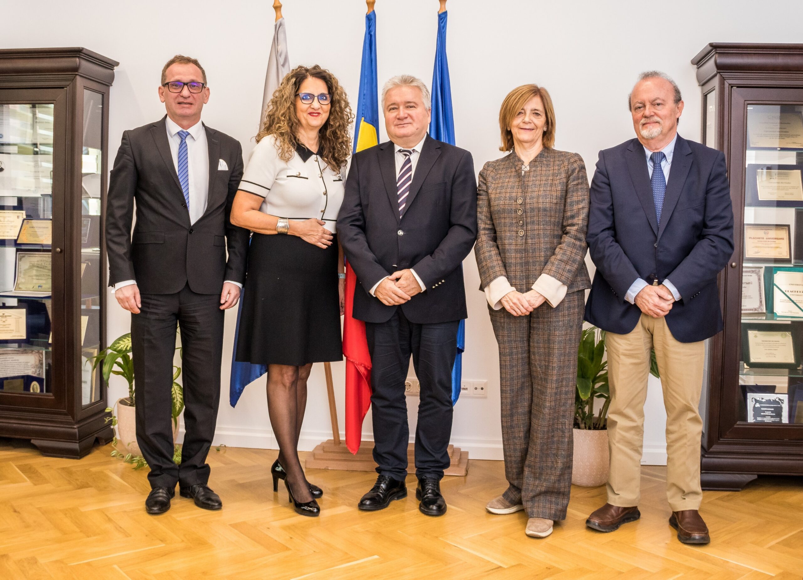 Sala neîncăpătoare la deschiderea oficială a proiectului internațional la Universitatea din Oradea