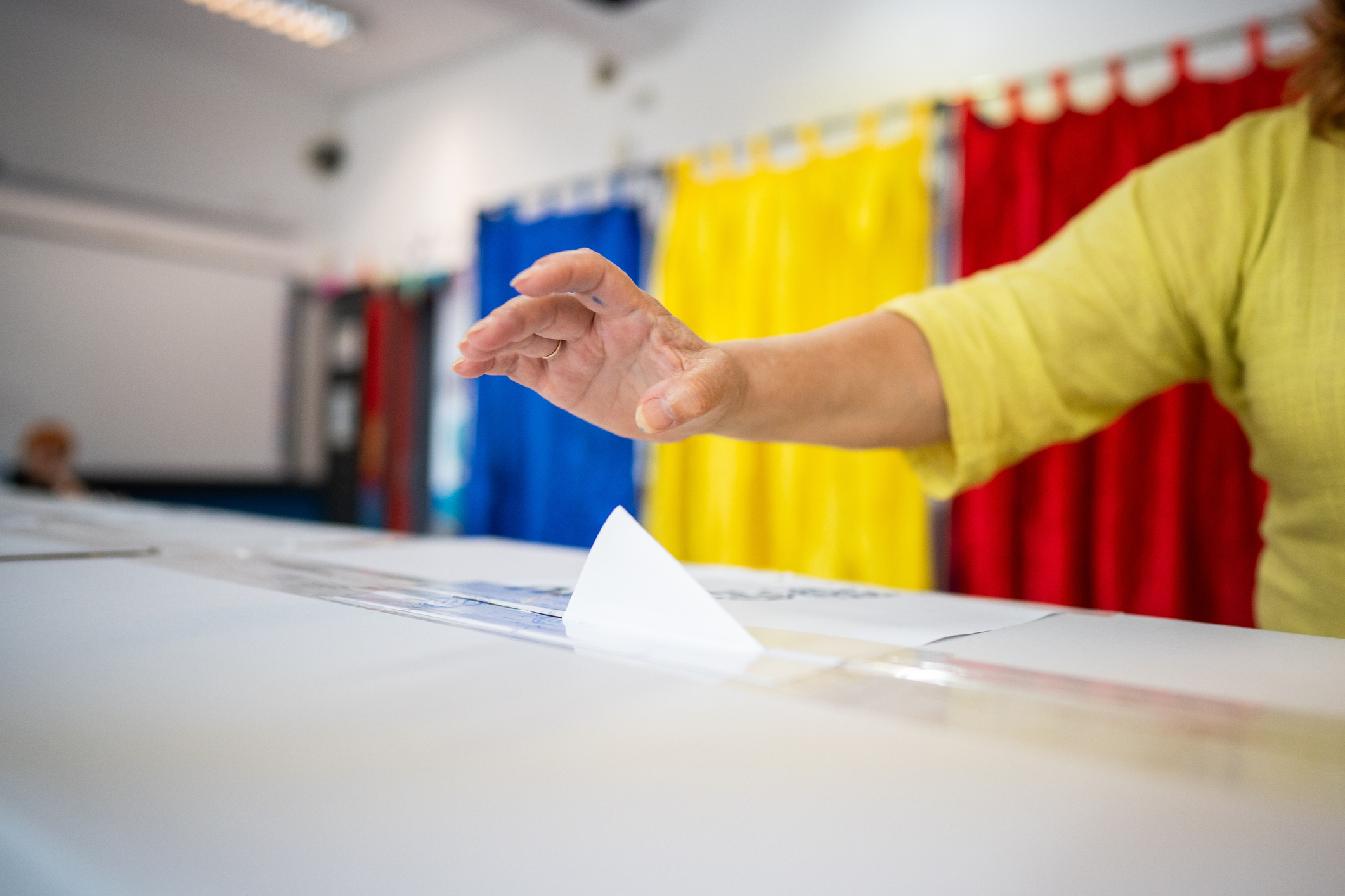Indemnizațiile pentru membrii secțiilor de votare din Oradea pot fi ridicate în numerar de la Primărie