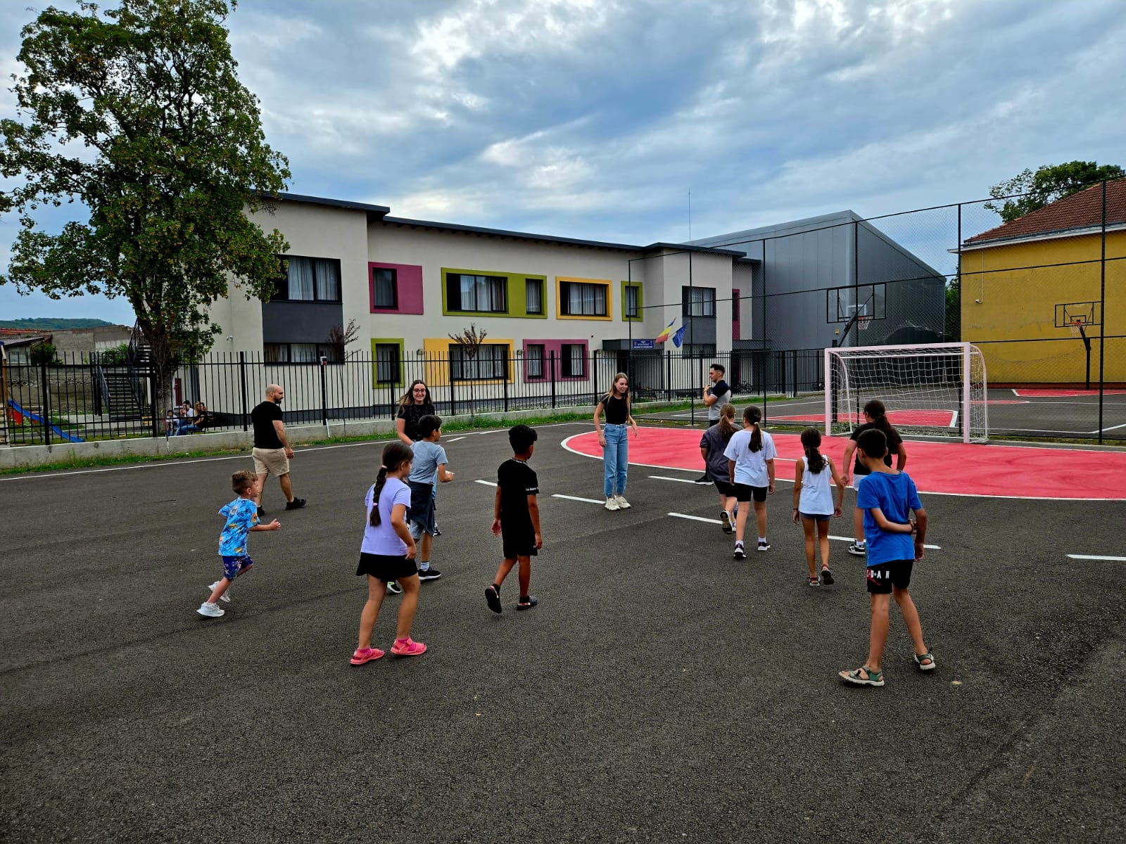 Vacanță activă și educativă la Centrul de Zi de pe Calea Clujului: copiii transformă vara în aventură