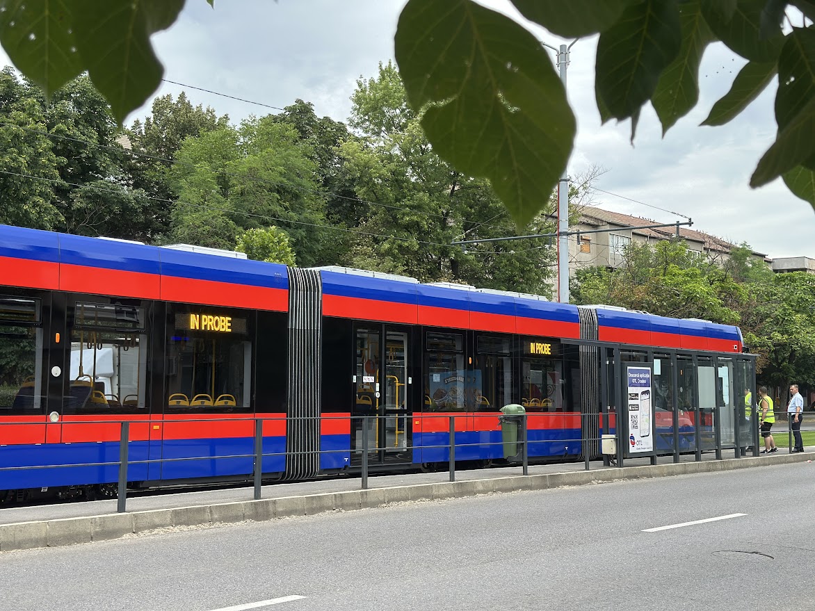 A sosit al doilea tramvai din lotul de 9 care vor moderniza transportul public din Oradea